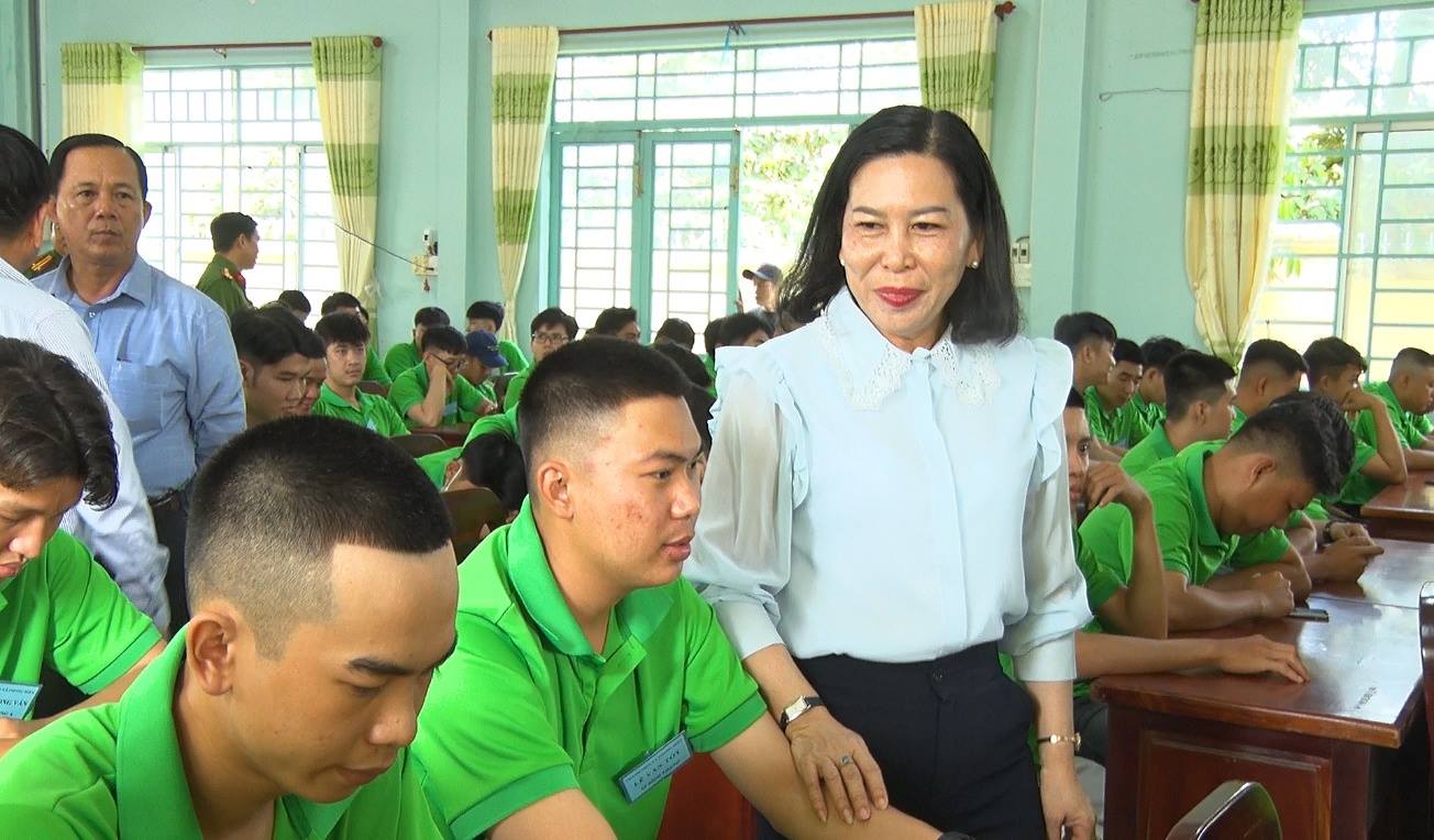 Phong Điền: 103 thanh niên tham gia Hội trại tòng quân, sẵn sàng lên đường nhập ngũ