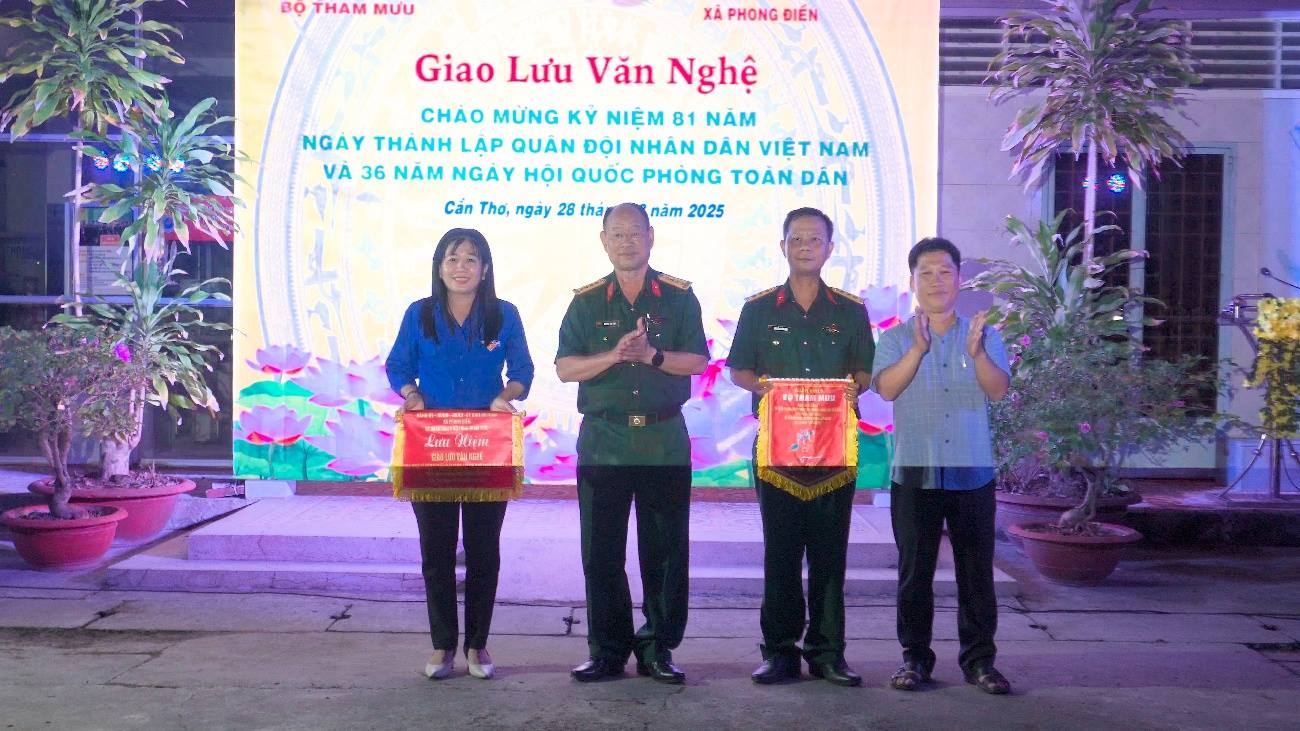 Bộ Tham mưu Quân khu 9 tổ chức giao lưu văn nghệ, thể thao chào mừng kỷ niệm 81 năm Ngày thành lập Quân đội nhân dân Việt Nam