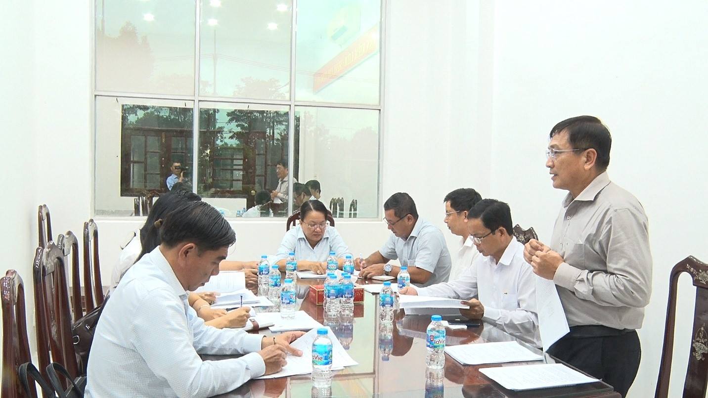 LÃNH ĐẠO XÃ PHONG ĐIỀN LÀM VIỆC VỚI XÃ NHƠN ÁI VÀ TRƯỜNG LONG VỀ CÔNG TÁC TỔ CHỨC CÁC LỚP BỒI DƯỠNG LÝ LUẬN CHÍNH TRỊ CHO CÁN BỘ, ĐẢNG VIÊN NĂM 2025