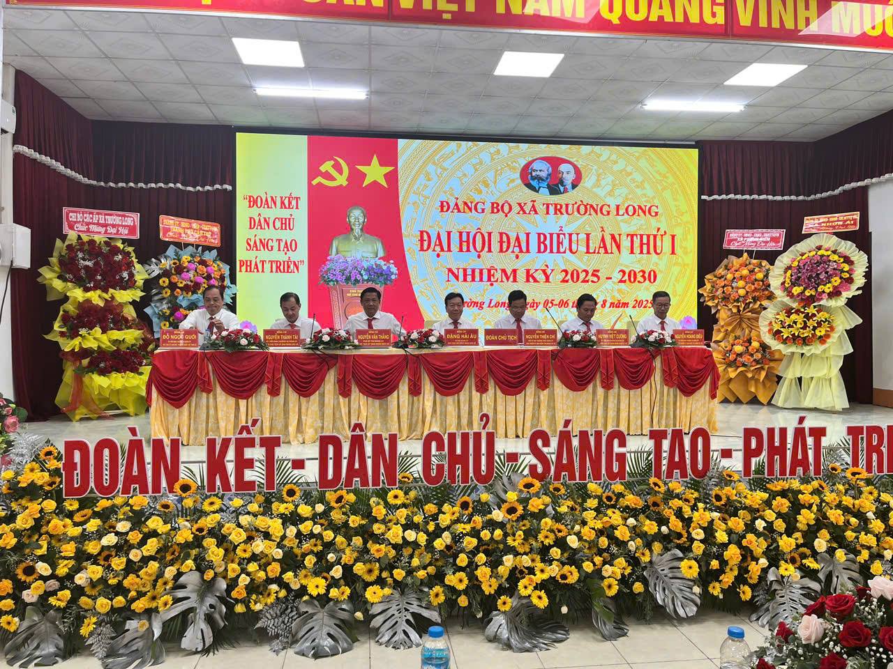 Sáng 6-8, Đảng bộ xã Trường Long tổ chức Đại hội đại biểu Đảng bộ lần thứ I, nhiệm kỳ 2025 - 2030.