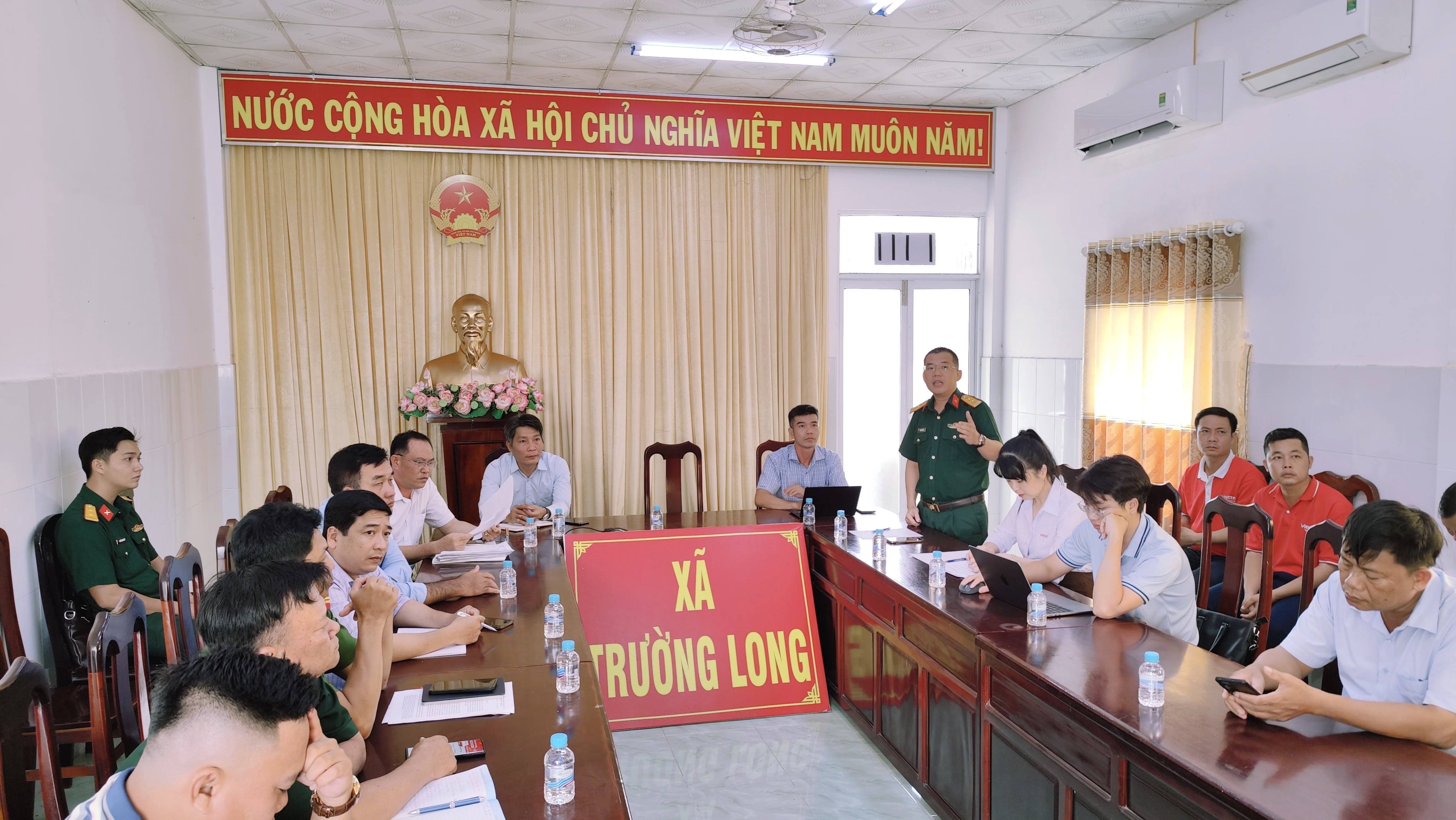 Trường Long làm việc với Viettel Cần Thơ về chuyển đổi số