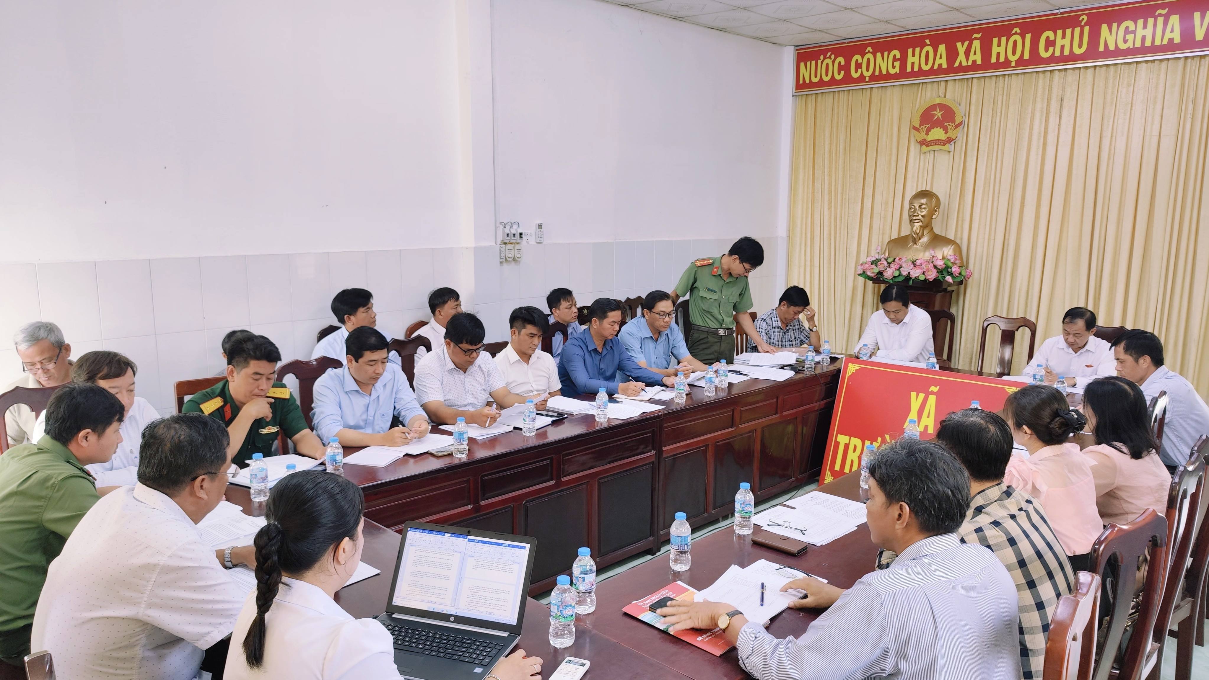 Trường Long tiếp Đoàn công tác thành phố Cần Thơ đến làm viêc về công tác xây dựng xã nông thôn mới năm 2026