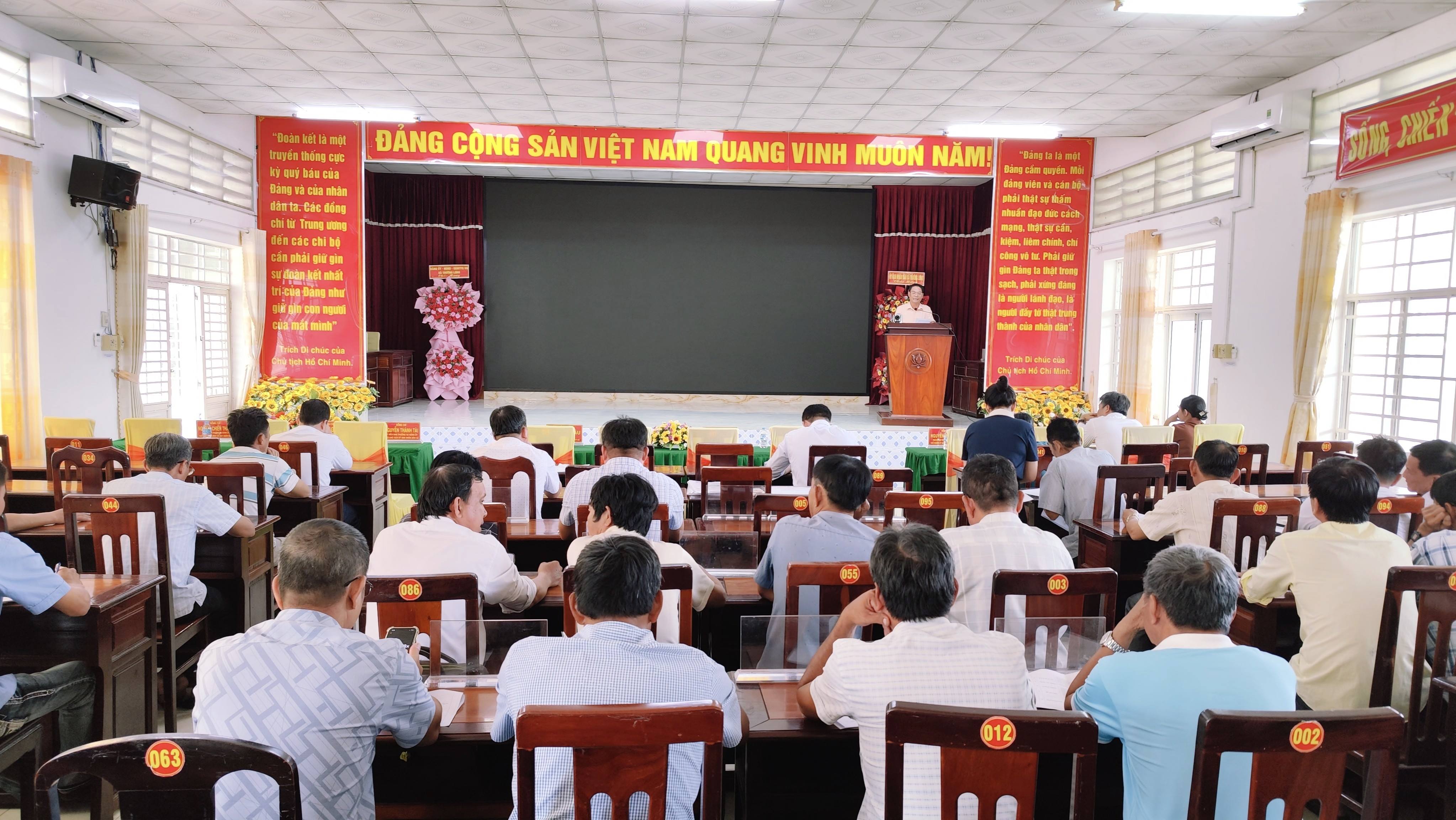 Trường Long họp triển khai thực hiện Nghị quyết số 40/2026/NQ-HĐND về chế độ, chính sách đối với người hoạt động không chuyên trách ở ấp, khu vực
