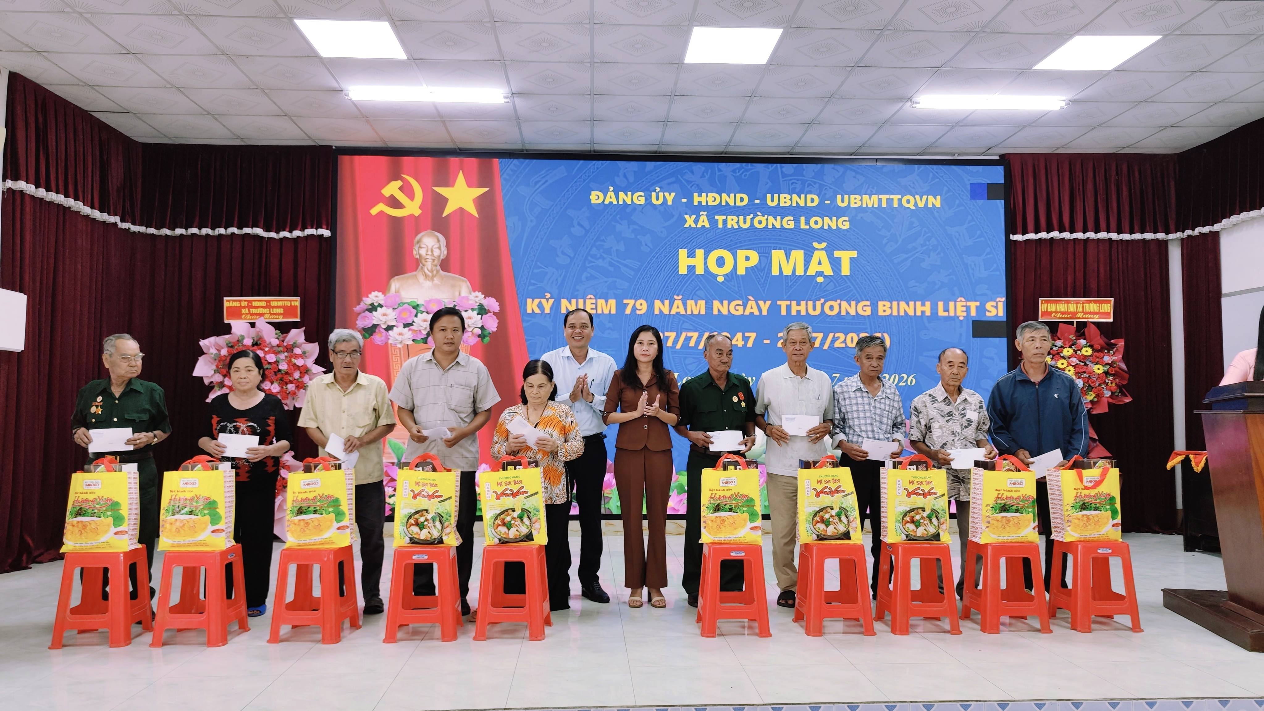 Trường Long tri ân gia đình chính sách và người có công với cách mạng