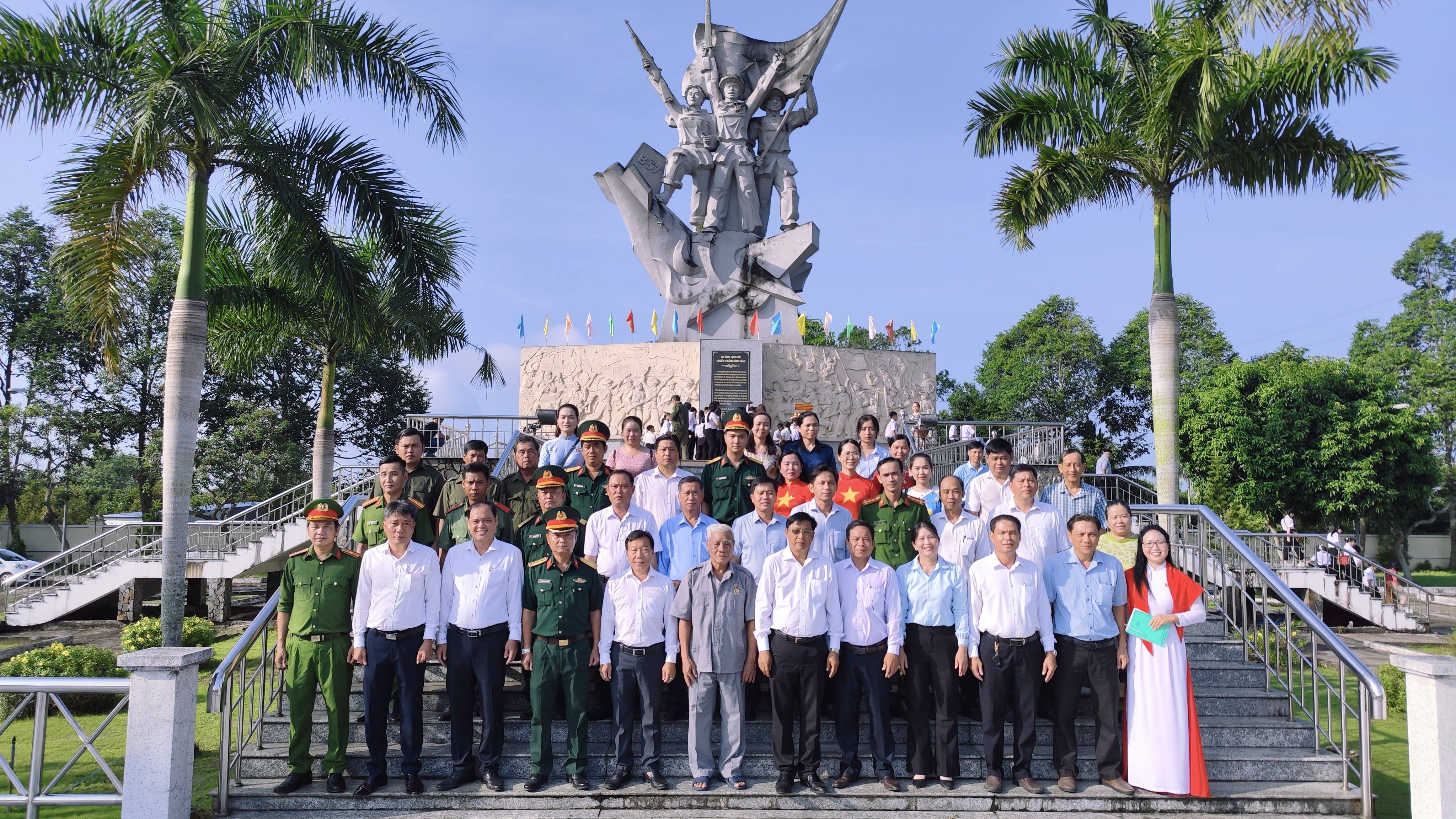 Trường Long tổ chức chương trình giáo dục di sản “Hào khí Tây Đô”