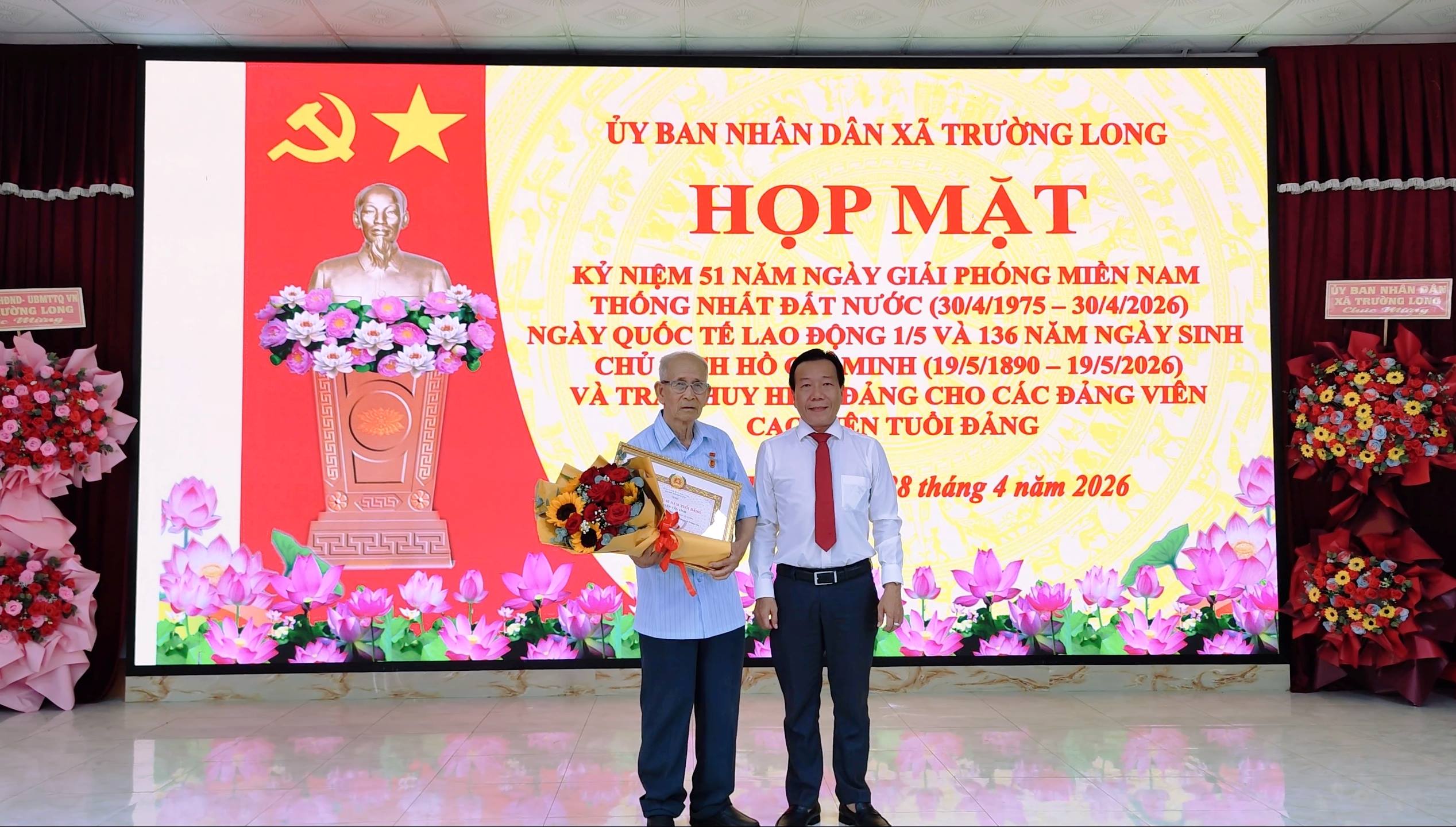 Trường Long họp mặt kỷ niệm 51 năm ngày giải phóng miền Nam, thống nhất đất nước