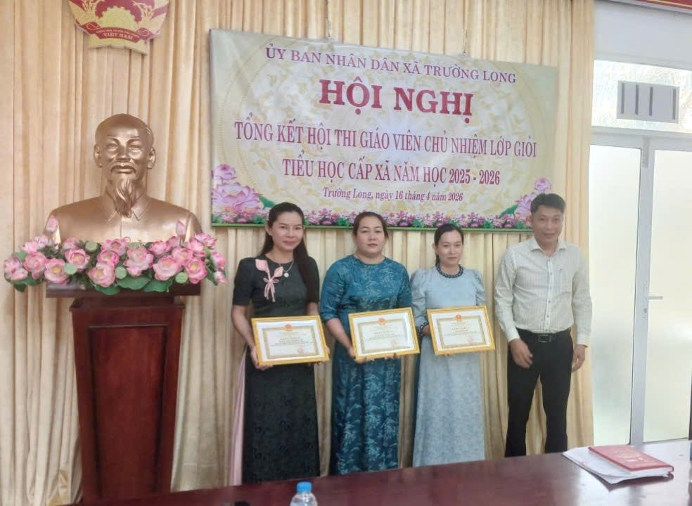 Trường Long tổng kết Hội thi giáo viên chủ nhiệm giỏi cấp tiểu học, năm học 2025 – 2026