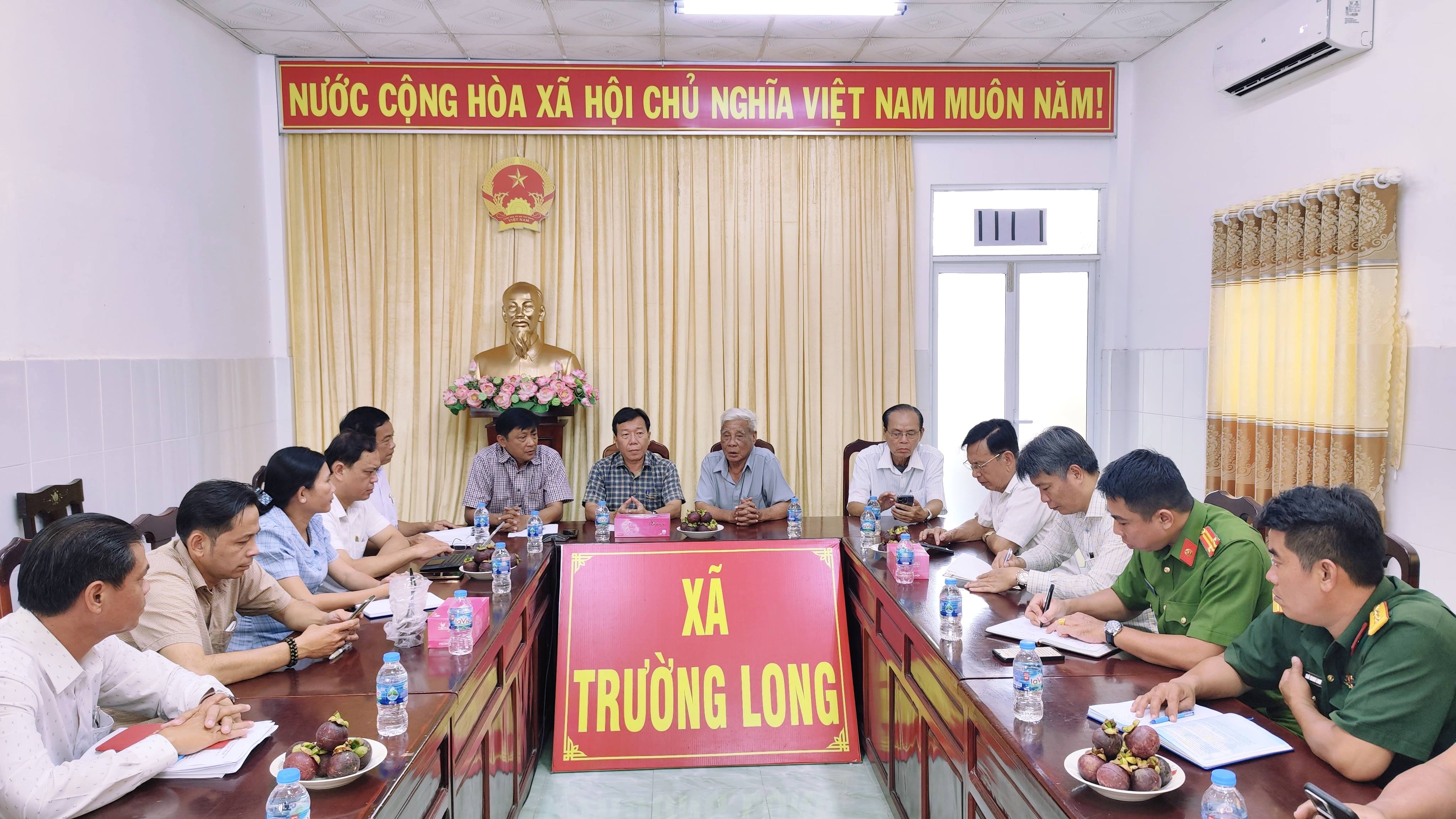 Trường Long họp chuẩn bị hồ sơ xếp hạng di tích Bia Đồng Khởi – Vàm Bi 1960