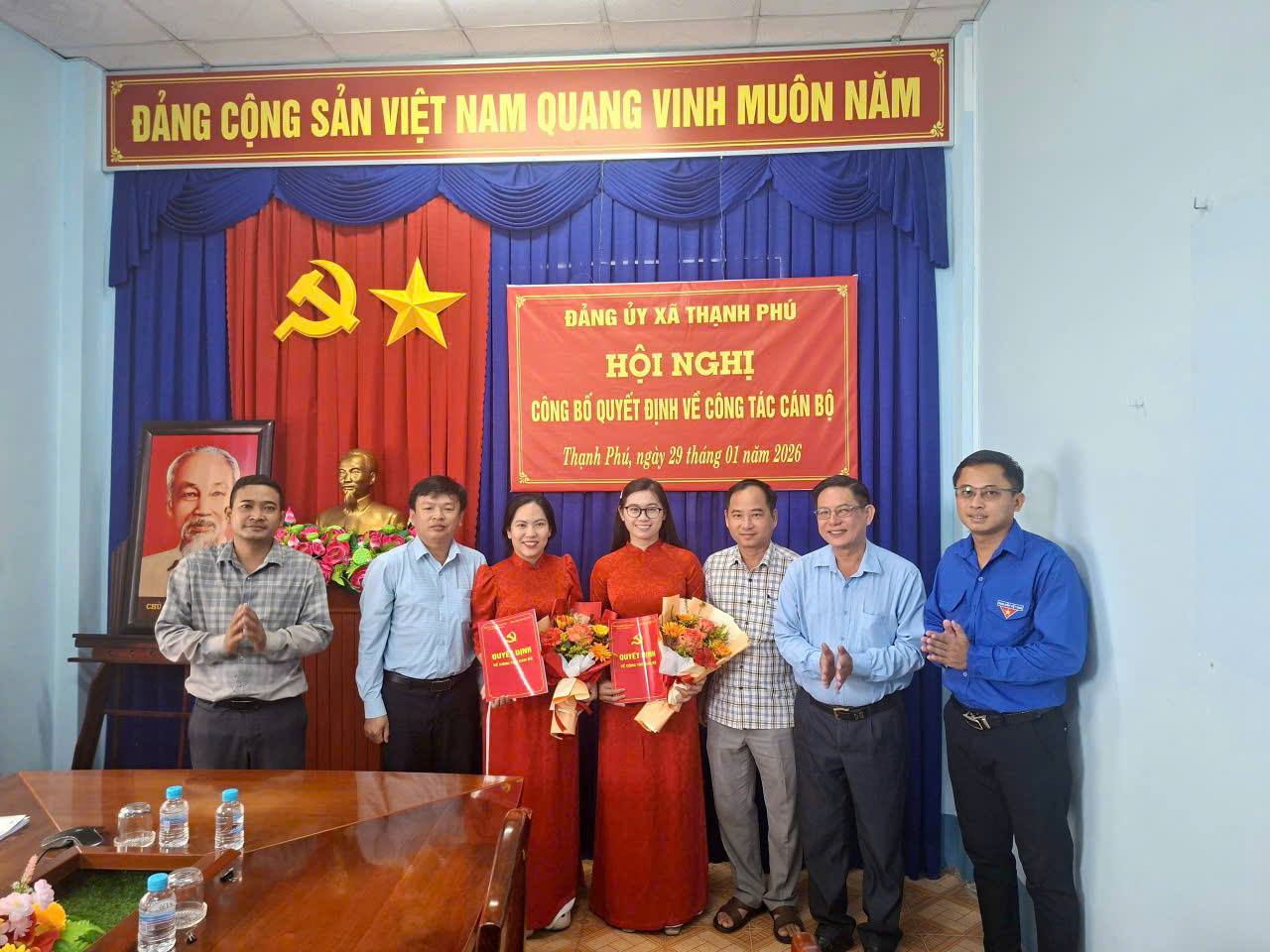 ĐẢNG ỦY XÃ THẠNH PHÚ TỔ CHỨC HỘI NGHỊ CÔNG BỐ CÁC QUYẾT ĐỊNH VỀ CÔNG TÁC CÁN BỘ
