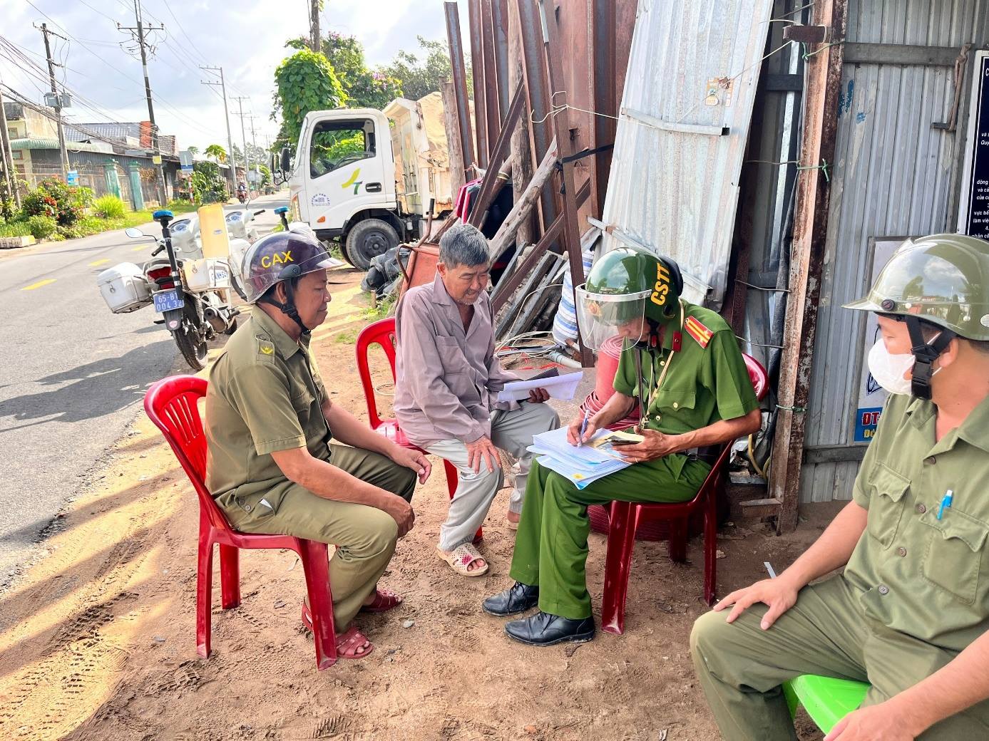 Công an xã Cờ Đỏ thực hiện hiệu quả công tác rà soát phương tiện giao thông, góp phần nâng cao hiệu quả quản lý nhà nước về trật tự an toàn giao thông