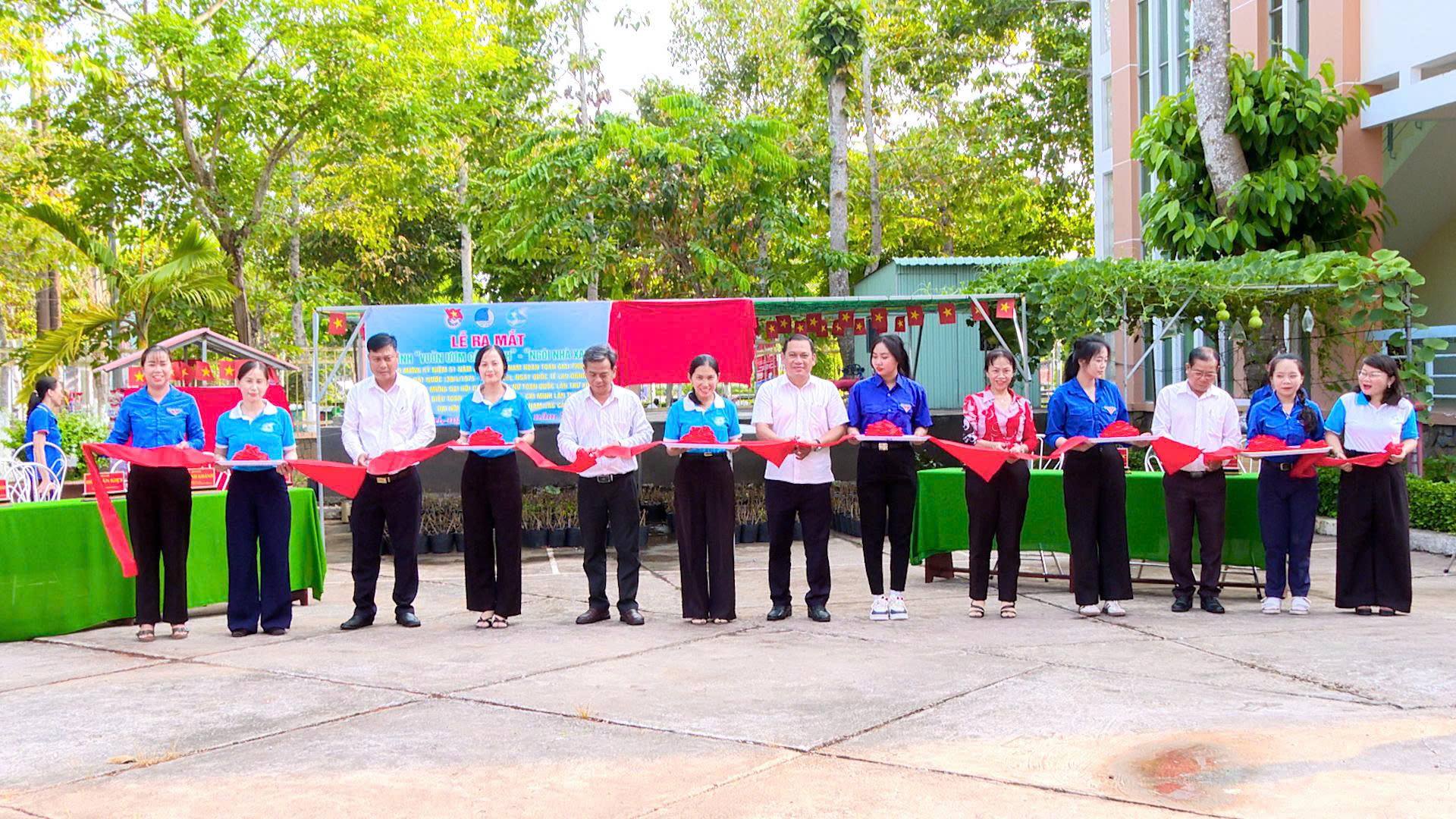 THỚI LAI RA MẮT MÔ HÌNH “VƯỜN ƯƠM CÂY XANH” VÀ “NGÔI NHÀ XANH” CHÀO MỪNG CÁC NGÀY LỄ LỚN