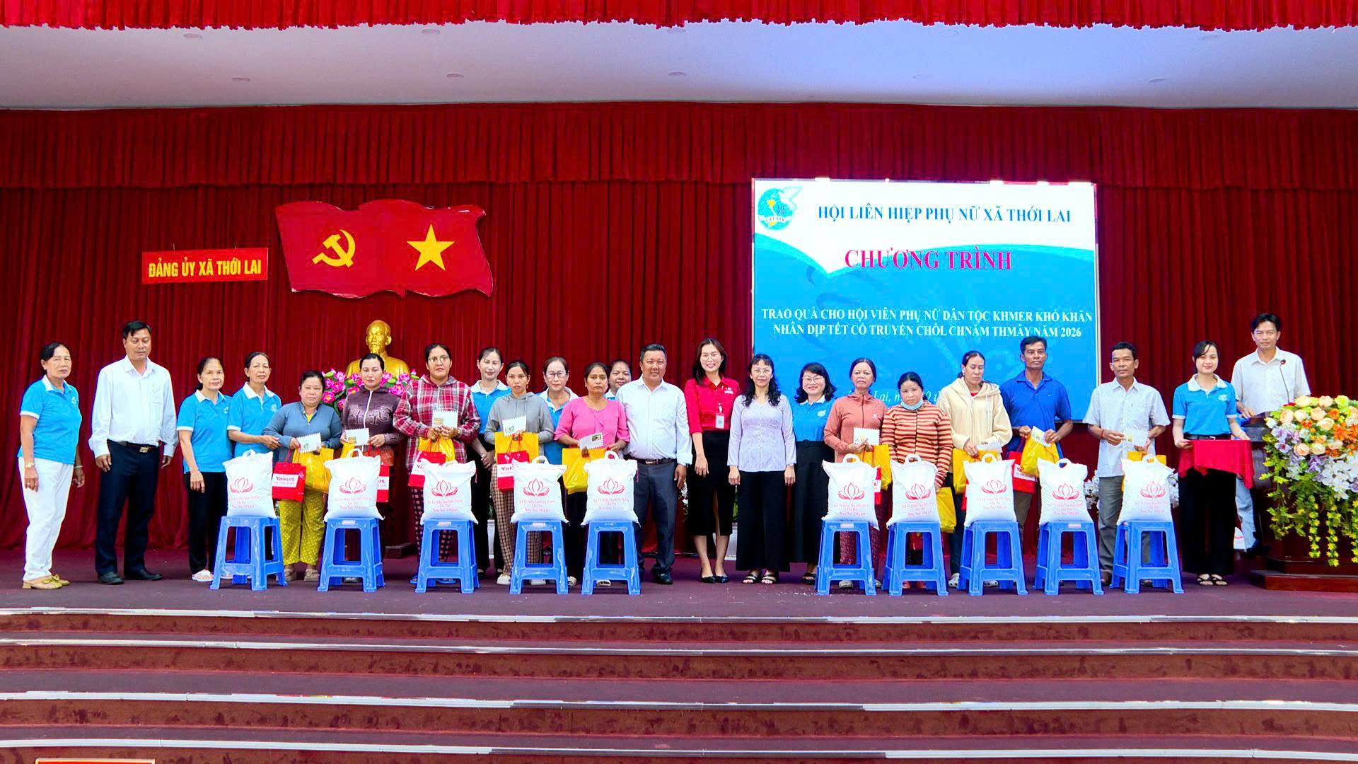 HỘI LHPN XÃ THỚI LAI TRAO QUÀ CHO HỘI VIÊN PHỤ NỮ DÂN TỘC KHMER NHÂN DỊP TẾT CỔ TRUYỀN CHÔL CHNĂM THMÂY NĂM 2026