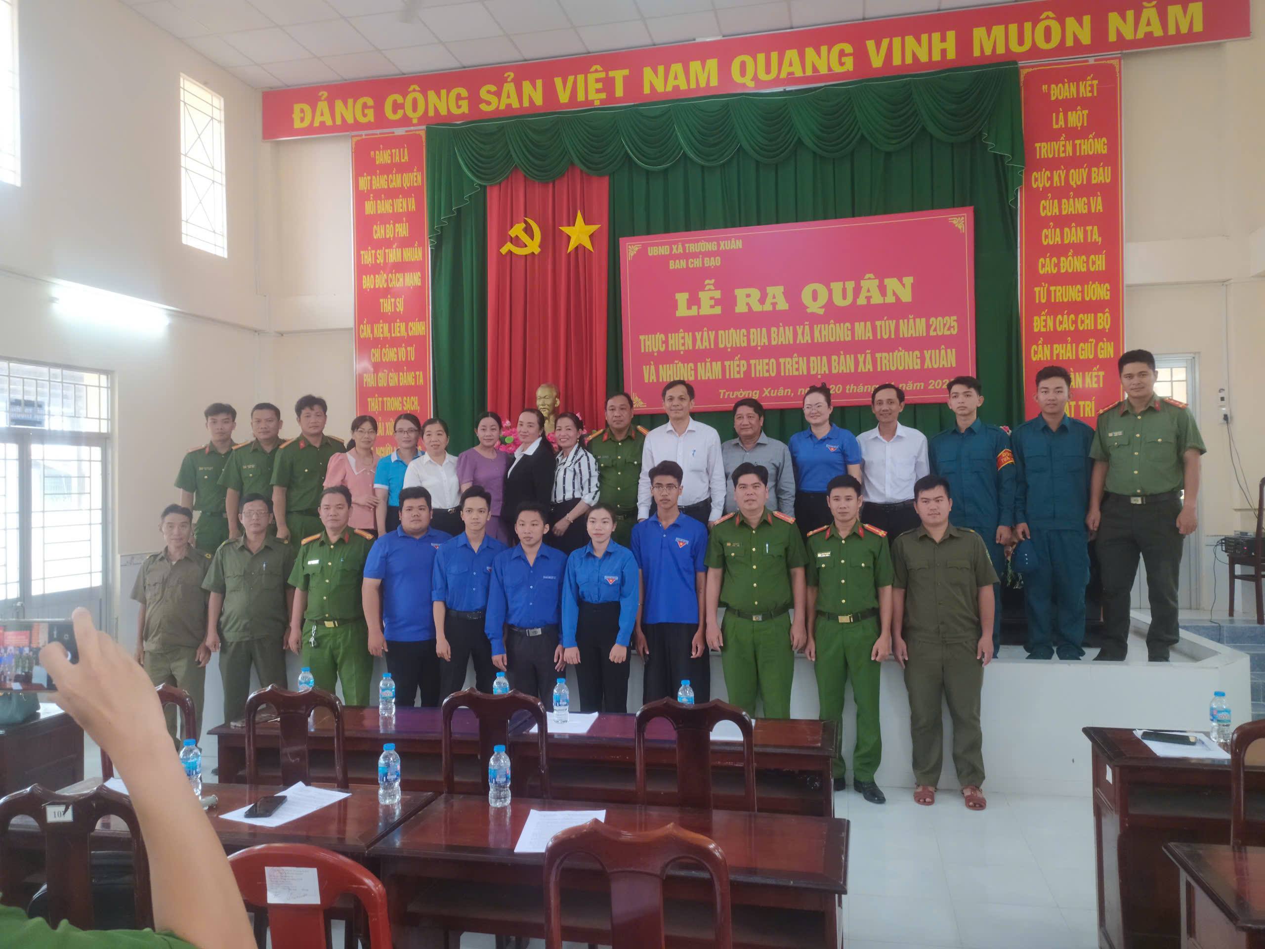 LỄ RA QUÂN THỰC HIỆN XÂY DỰNG ĐỊA BÀN XÃ KHÔNG MA TÚY NĂM 2025 VÀ NHỮNG NĂM TIẾP THEO TRÊN ĐỊA BÀN XÃ TRƯỜNG XUÂN