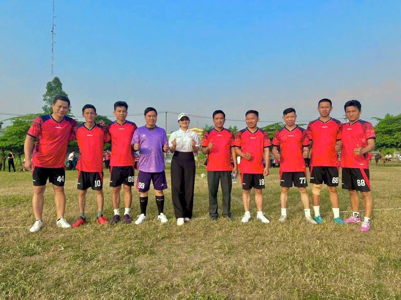 THAM GIA GIAO LƯU GIẢI BÓNG ĐÁ MINI