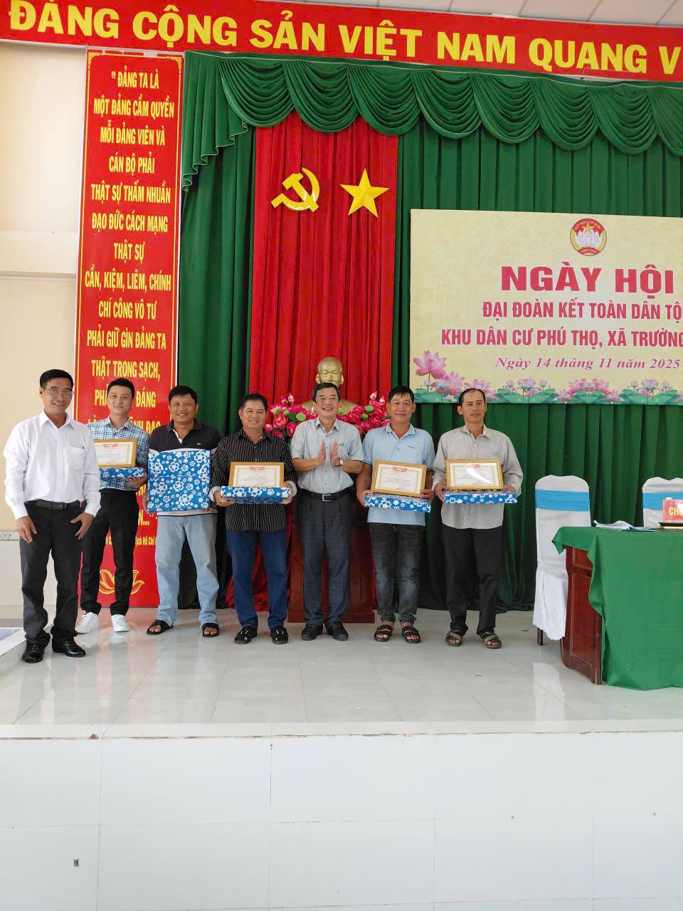 NGÀY HỘI ĐẠI ĐOÀN KẾT TOÀN DÂN TỘC KHU DÂN CƯ XÃ TRƯỜNG XUÂN