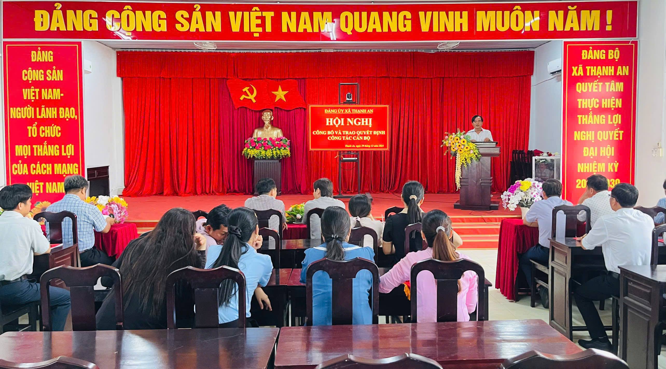 BAN THƯỜNG VỤ ĐẢNG ỦY XÃ THẠNH AN TỔ CHỨC HỘI NGHỊ CÔNG BỐ VÀ TRAO QUYẾT ĐỊNH ĐIỀU ĐỘNG, TIẾP NHẬN CÁN BỘ, CÔNG CHỨC