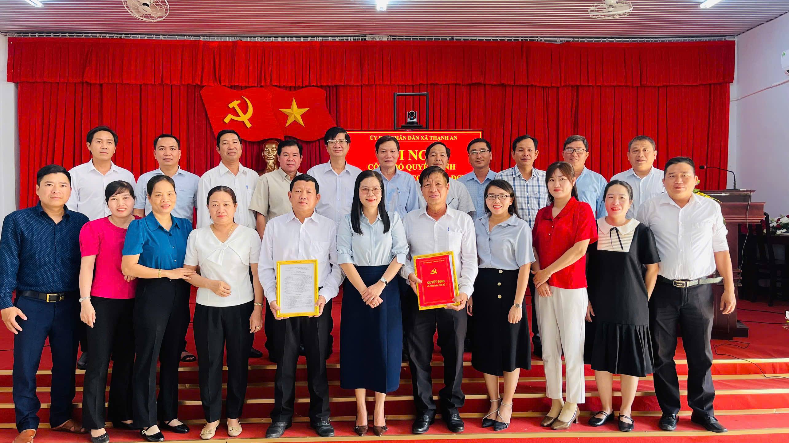 ỦY BAN NHÂN DÂN XÃ THẠNH AN TỔ CHỨC HỘI NGHỊ CÔNG BỐ QUYẾT ĐỊNH THÀNH LẬP CÁC CƠ QUAN, ĐƠN VỊ THUỘC ỦY BAN NHÂN DÂN XÃ