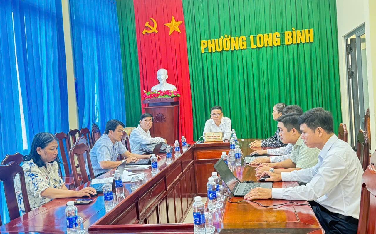 PHƯỜNG LONG BÌNH THAM DỰ HỘI NGHỊ TRỰC TUYẾN VỚI SỞ KHOA HỌC VÀ CÔNG NGHỆ THÀNH PHỐ CẦN THƠ VỀ THÁO GỠ KHÓ KHĂN TRONG KHAI THÁC HỆ THỐNG THÔNG TIN GIẢI QUYẾT THỦ TỤC HÀNH CHÍNH
