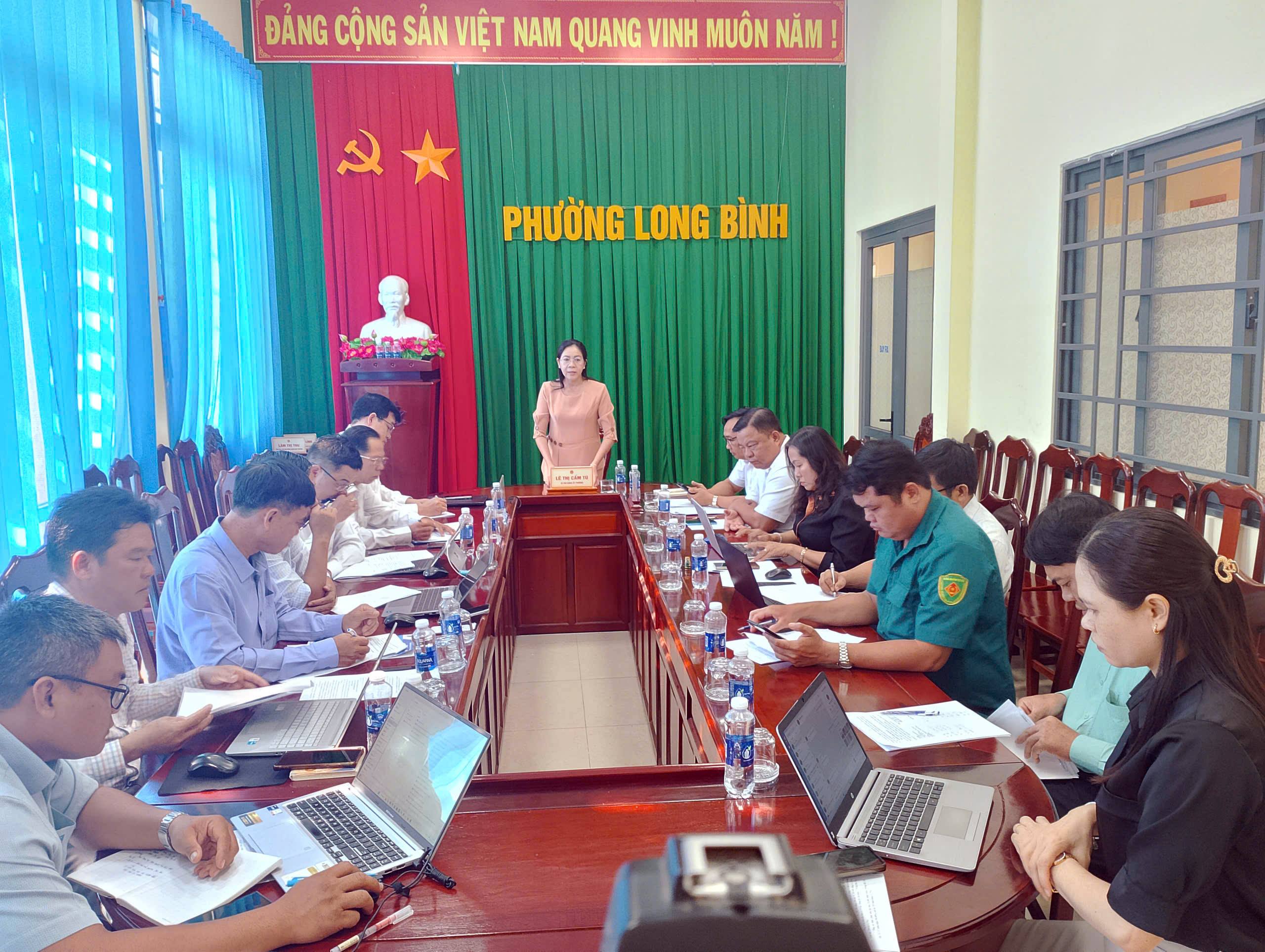 PHƯỜNG LONG BÌNH TỔ CHỨC HỌP ĐỊNH KỲ VỚI ĐẢNG ỦY QUÝ III NĂM 2025
