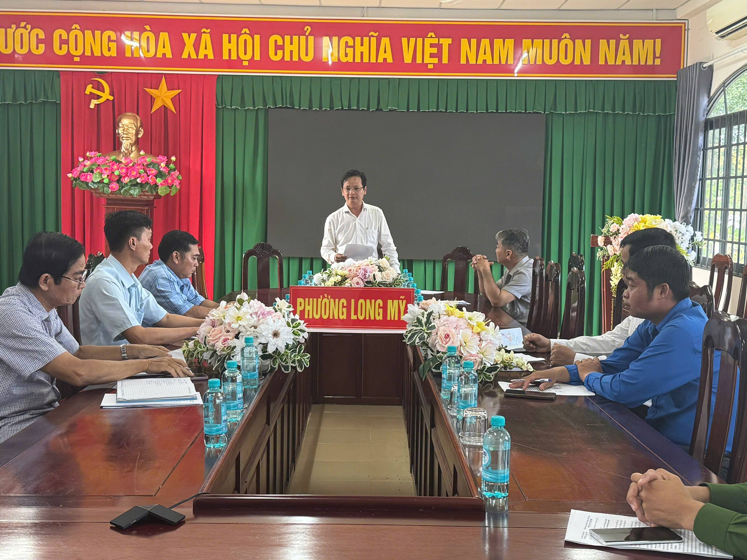 UBND phường Long Mỹ triển khai tổ chức “Tết trồng cây đời đời nhớ ơn Bác Hồ” và thăm đồng đầu năm 2026