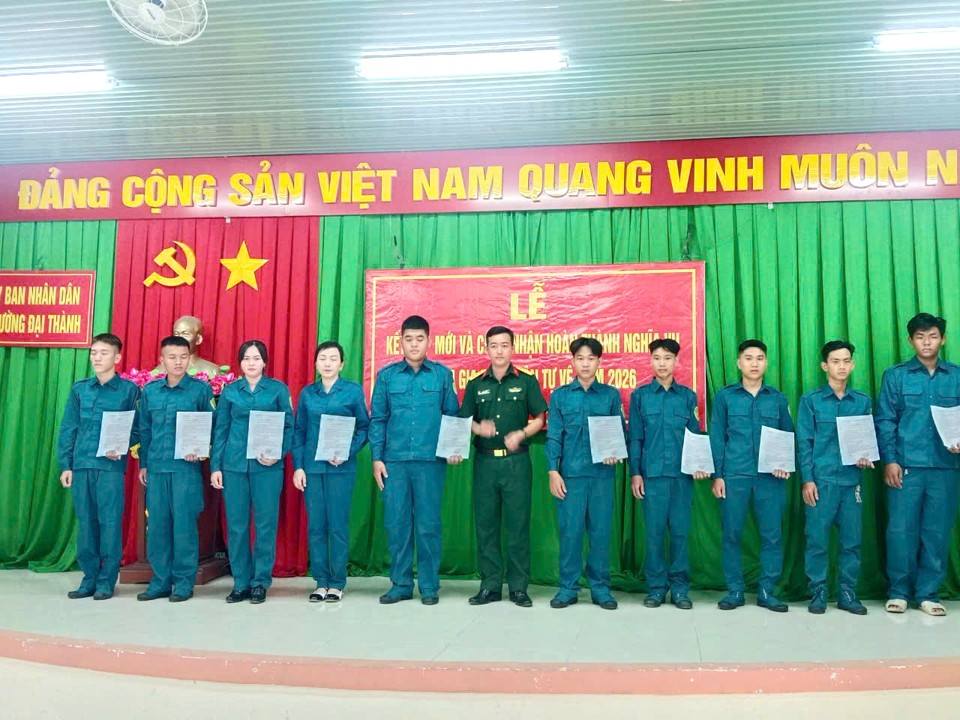 TỔ CHỨC LỄ CÔNG NHẬN HOÀN THÀNH NGHĨA VỤ - KẾT NẠP DÂN QUÂN TỰ VỆ NĂM 2026