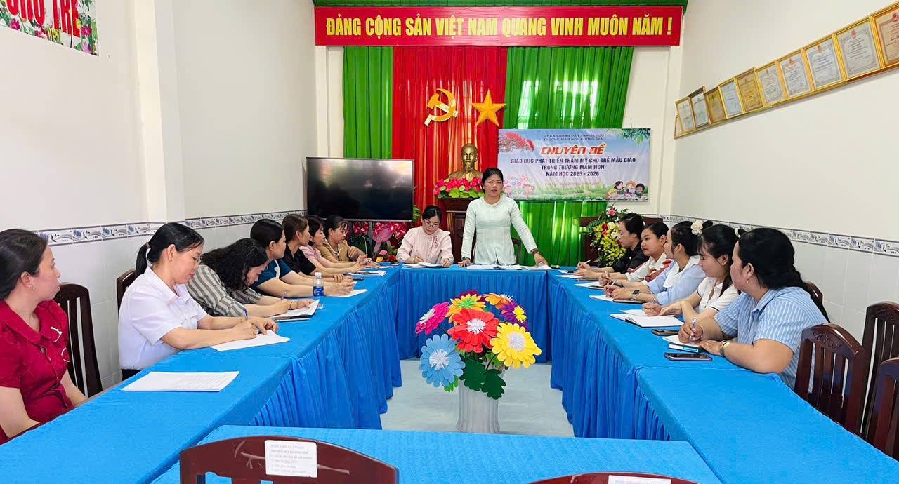 TRƯỜNG MẦM NON HƯƠNG SEN TỔ CHỨC CHUYÊN ĐỀ LĨNH VỰC: “PHÁT TRIỂN THẨM MỸ CHO TRẺ MẪU GIÁO TRONG TRƯỜNG MẦM NON”