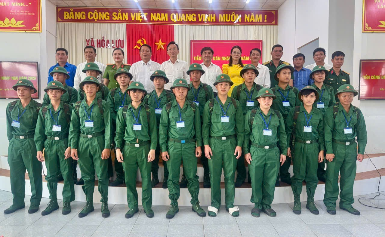 Xã Hỏa Lựu tổ chức lễ tiễn đưa công dân lên đường nhập ngũ năm 2026