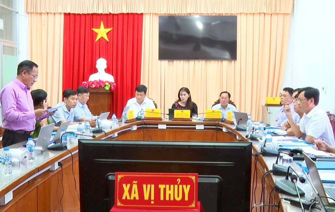 Thường trực Đảng ủy xã Vị Thủy làm việc về nâng cao Chỉ số cải cách hành chính năm 2025