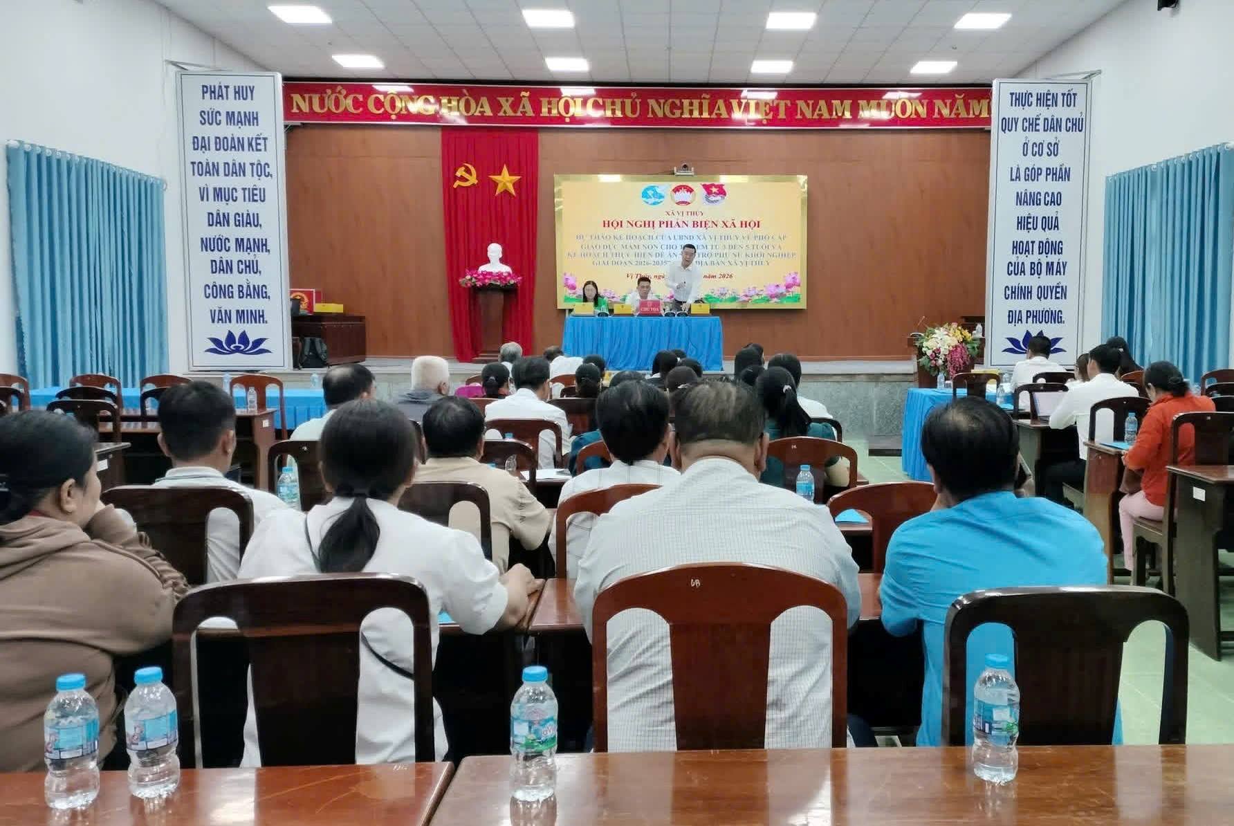 Xã Vị Thuỷ tổ chức Hội nghị phản biện xã hội đối với dự thảo Kế hoạch phát triển giáo dục và hỗ trợ phụ nữ khởi nghiệp