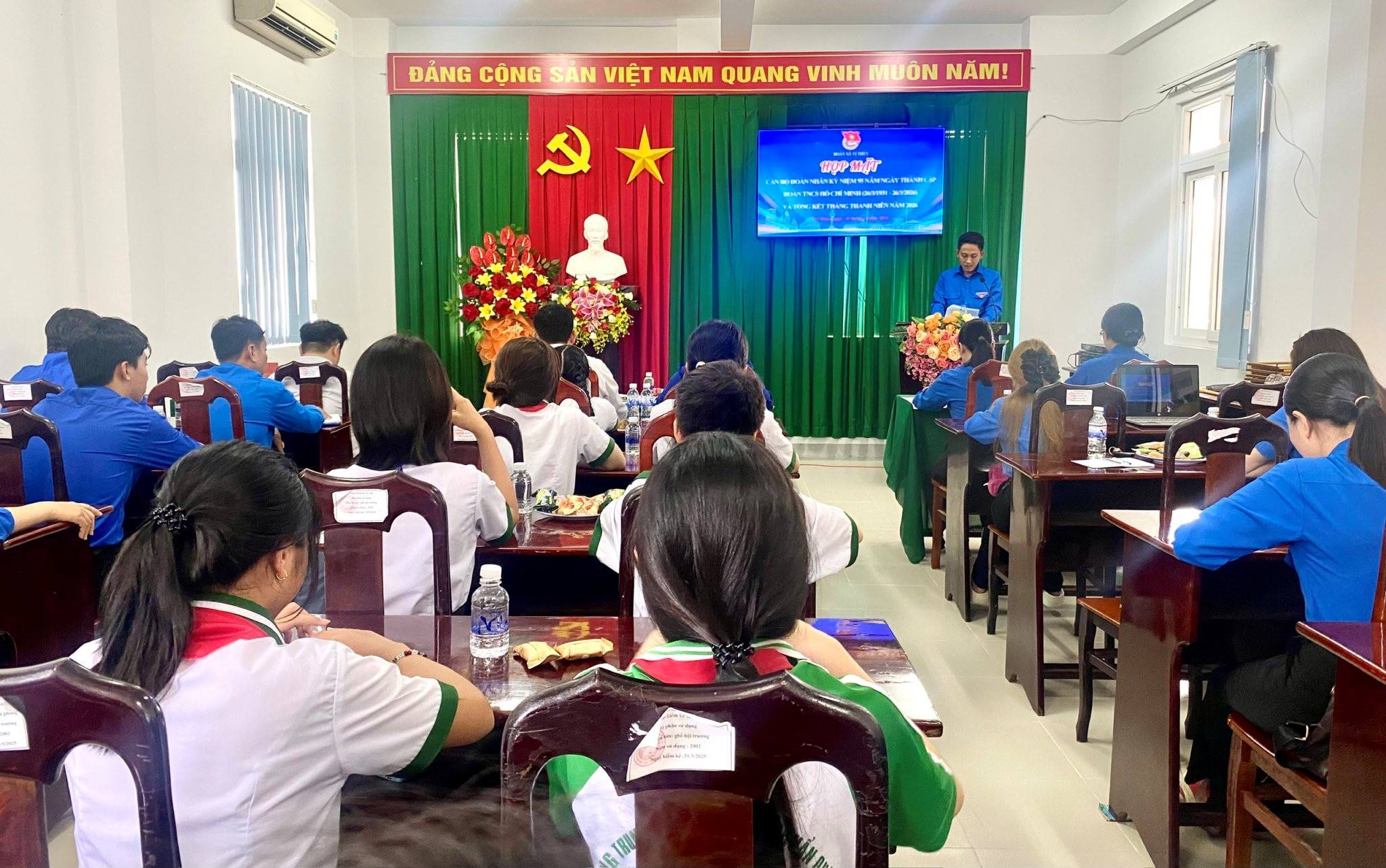 Đoàn xã Vị Thủy họp mặt kỷ niệm 95 năm Ngày thành lập Đoàn TNCS Hồ Chí Minh