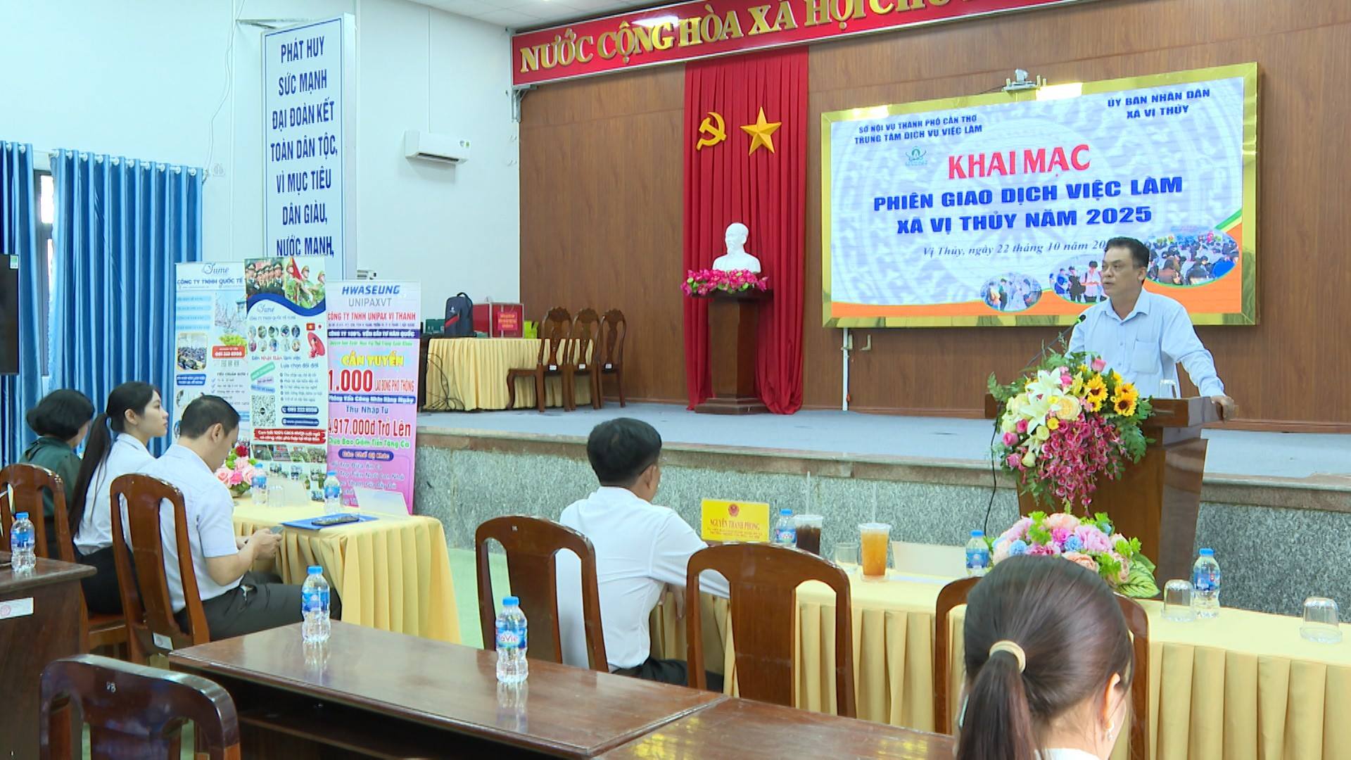 Tổ chức Phiên giao dịch việc làm xã Vị Thủy năm 2025