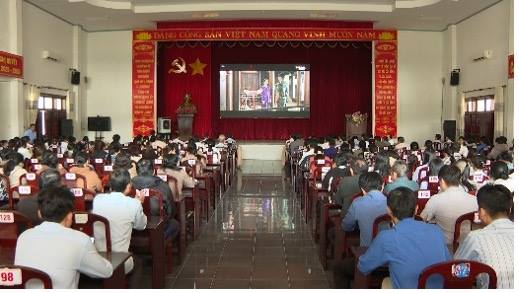 Xem Phim “Mưa đỏ” lan tỏa tình yêu đất nước