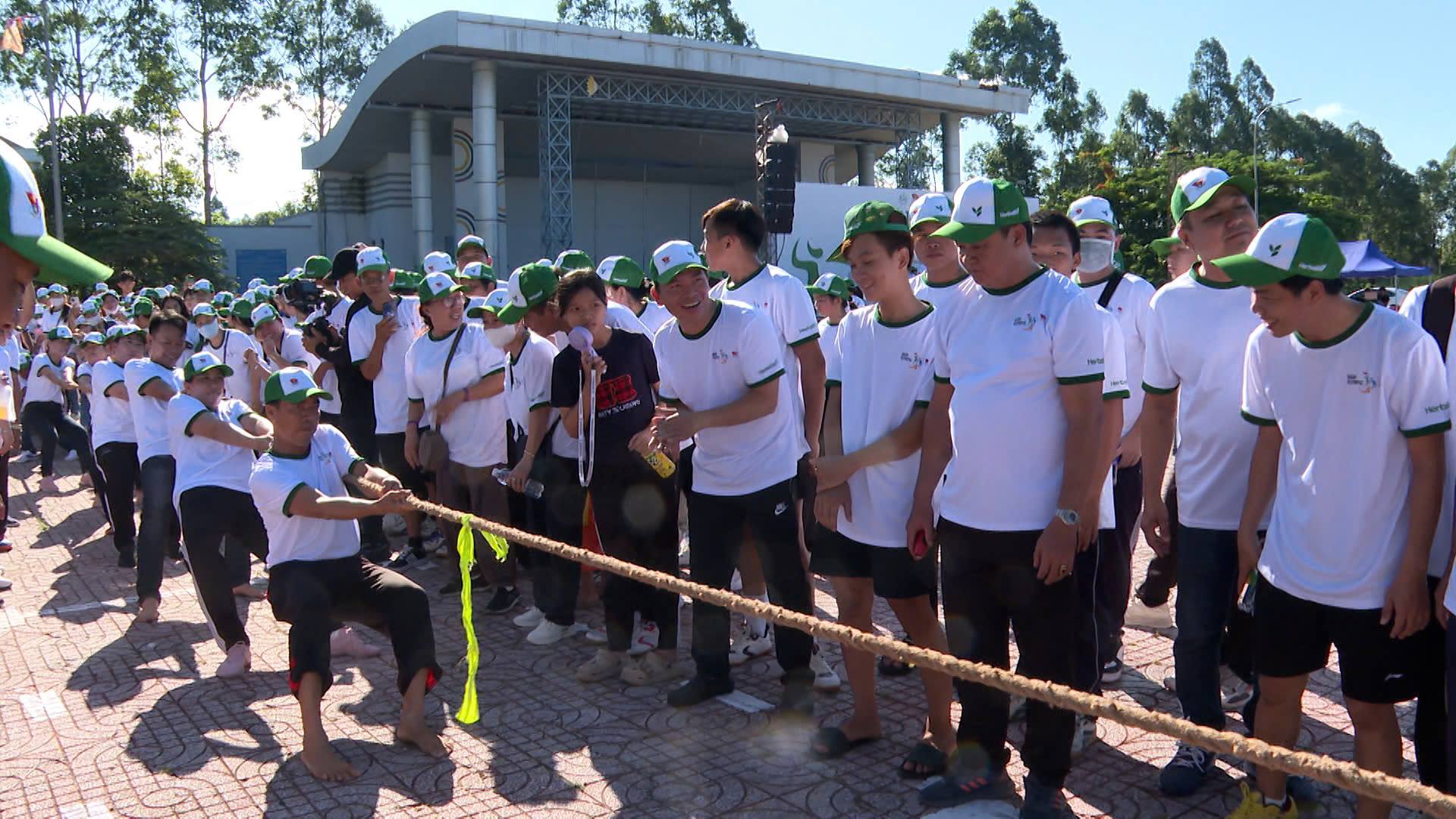 TOÀN DÂN TẬP LUYỆN THỂ DỤC THỂ THAO