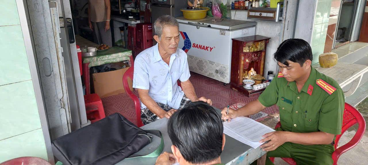  Công an xã Tân Phước Hưng tăng cường bảo đảm Cơ sở dữ liệu về phương tiện và giấy phép lái xe “đúng, đủ, sạch, sống”