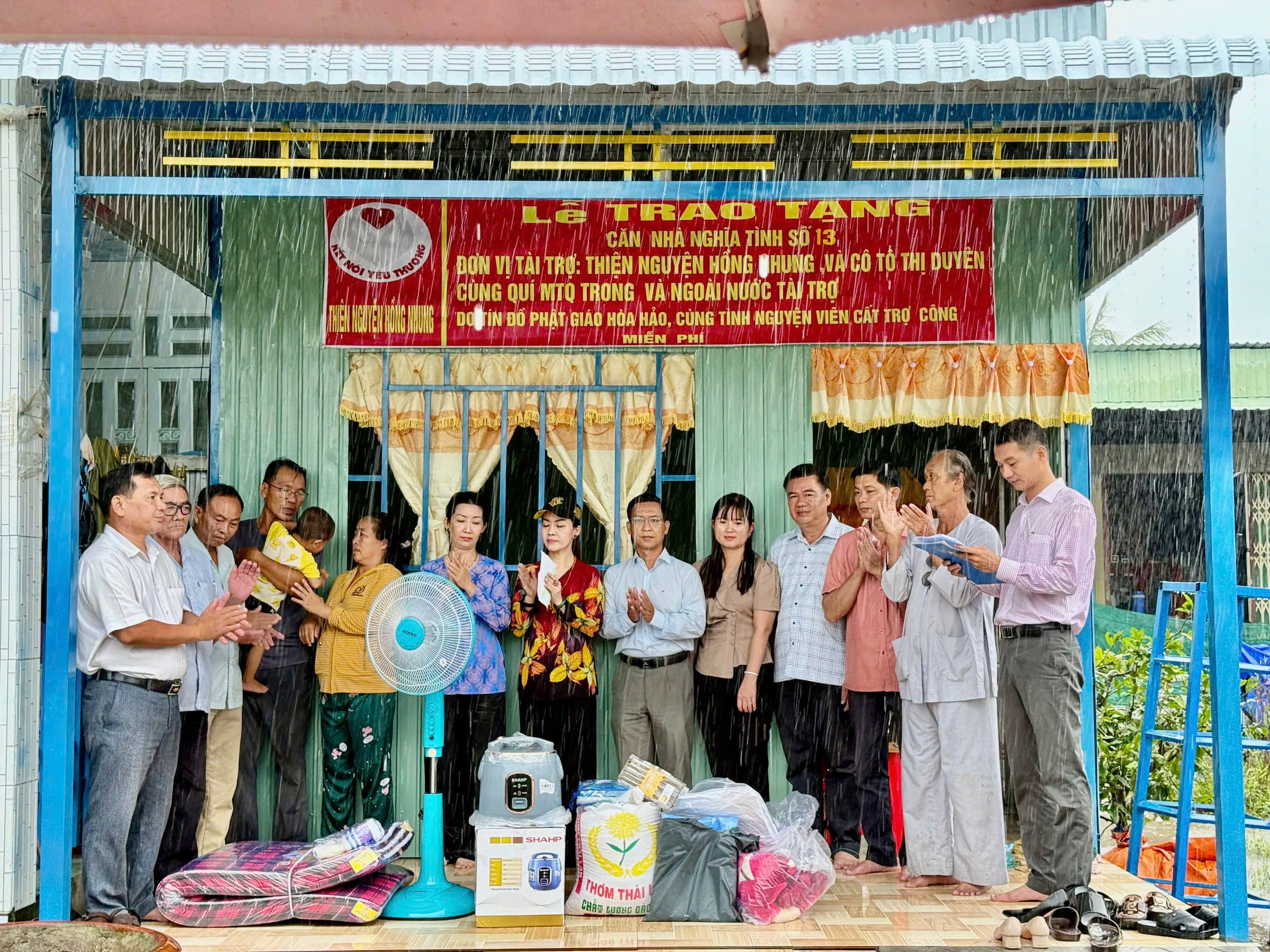 Lễ bàn giao nhà nghĩa tình số 13