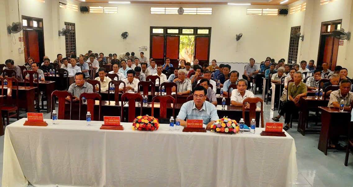 Tân Phước Hưng tổ chức hội nghị nghiên cứu, học tập, quán triệt và triển khai thực hiện các nghị quyết của Đảng