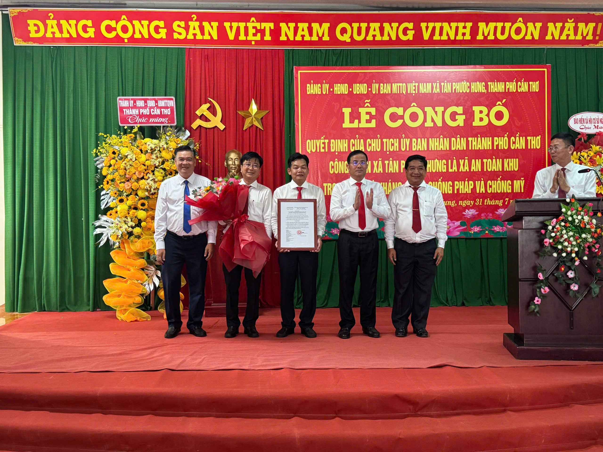 Tân Phước Hưng Vinh dự đón nhận danh hiệu xã An toàn khu