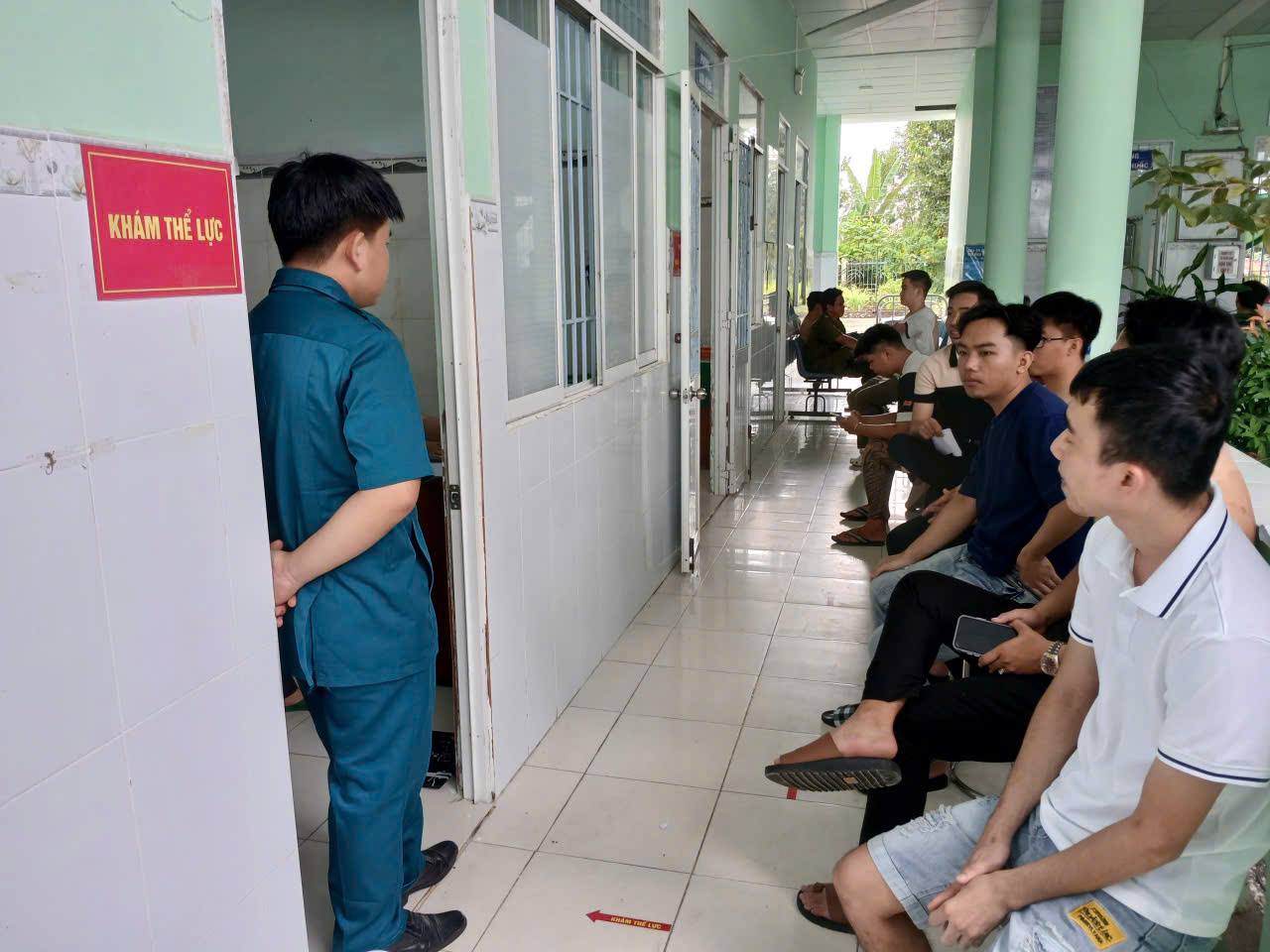 Hội đồng NVQS xã Tân Phước Hưng Tổ chức khám sơ tuyển sức khỏe nghĩa vụ quân sự năm 2026