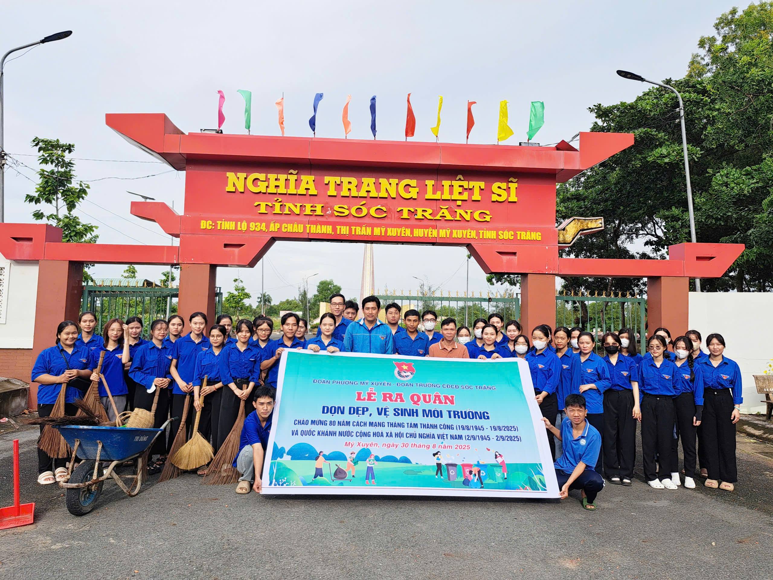 PHƯỜNG MỸ XUYÊN RA QUÂN THỰC HIỆN NGÀY THỨ BẢY TÌNH NGUYỆN - DỌN DẸP VỆ SINH NGHĨA TRANG LIỆT SĨ