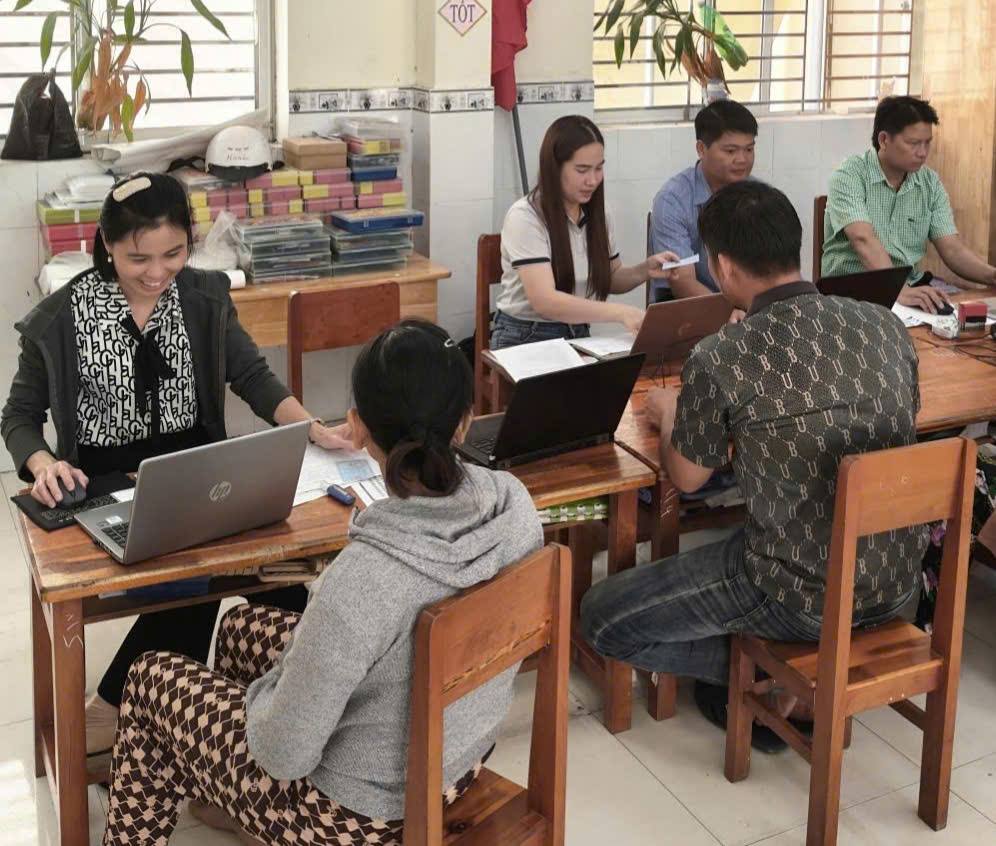 Đẩy mạnh hỗ trợ lưu động, đồng hành cùng người dân và doanh nghiệp 