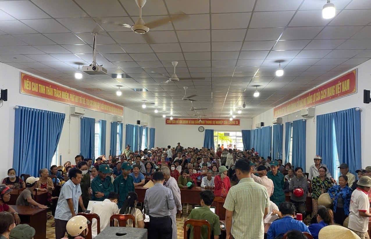 Xã Lai Hòa trao quà tết độc lập cho người dân trên địa bàn xã nhân dịp kỷ niệm 80 năm Cách mạng tháng tám và Quốc khánh 2/9