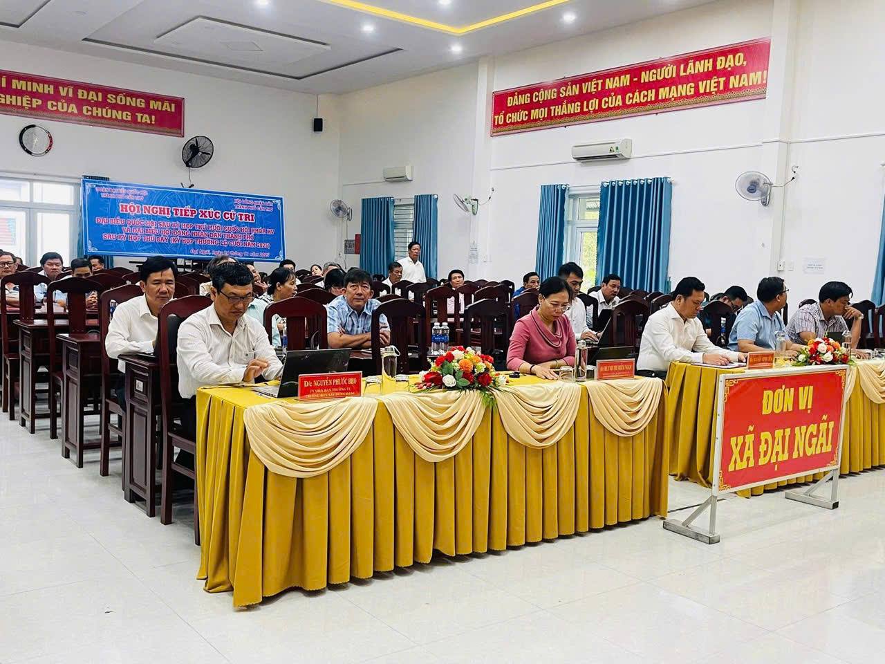 HỘI NGHỊ TRỰC TUYẾN TIẾP XÚC CỬ TRI