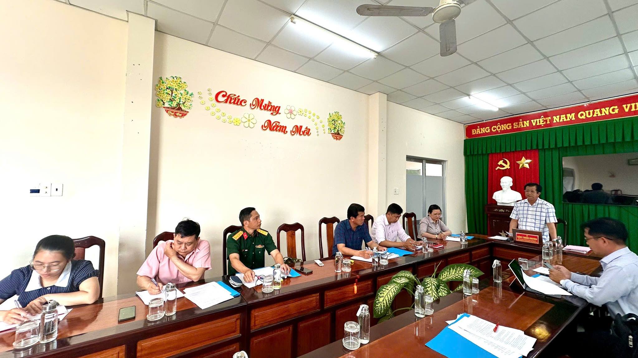 CÔNG TÁC CHUẨN BỊ Tổ chức HỘI NGHỊ nghiên cứu, học tập, quán triệt, tuyên truyền và triển khai sâu rộng Nghị quyết Đại hội XIV của Đảng VÀO CUỘC SỐNG TẠI XÃ TÂN THẠNH