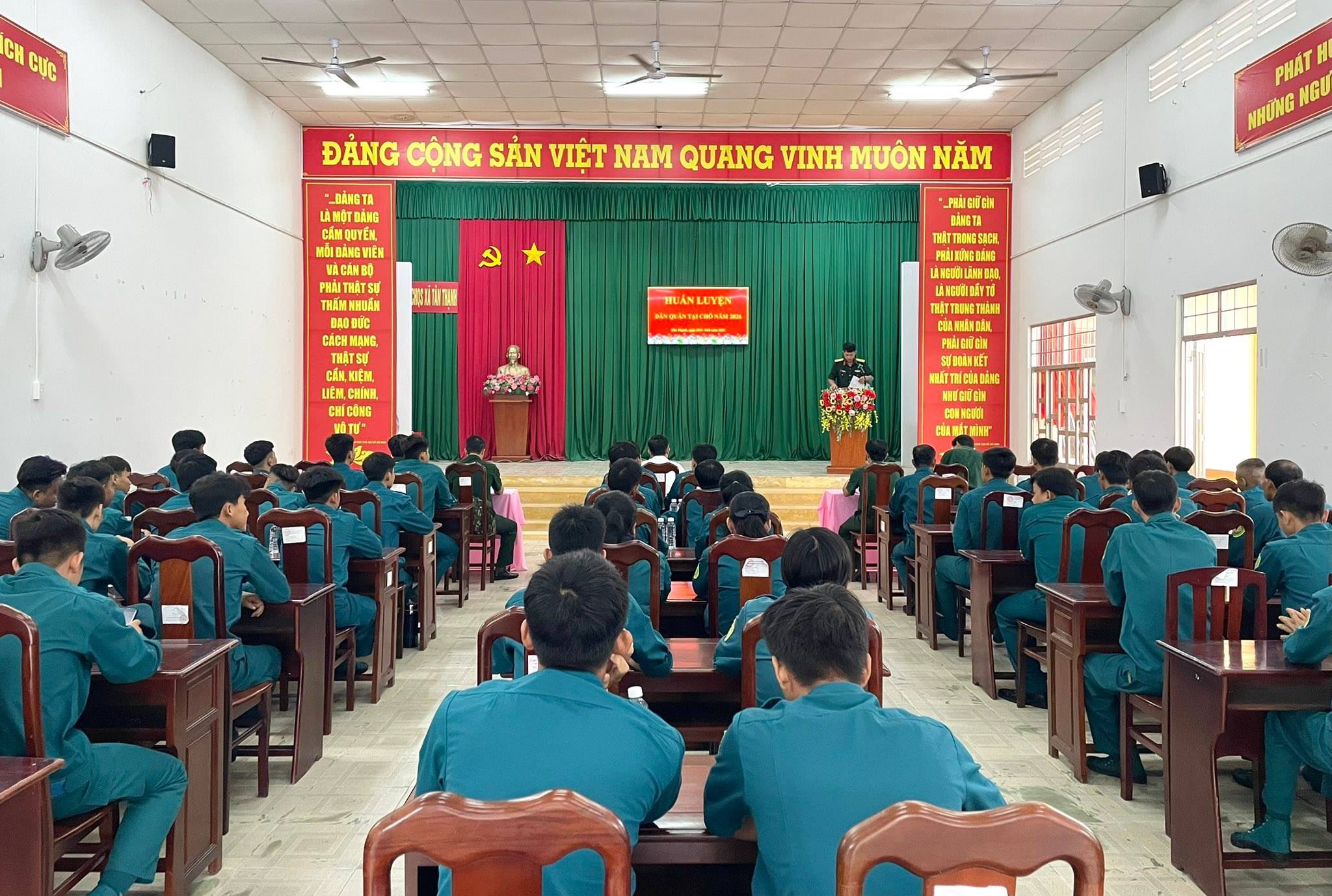 Xã Tân Thạnh khai mạc huấn luyện dân quân tại chỗ năm 2026