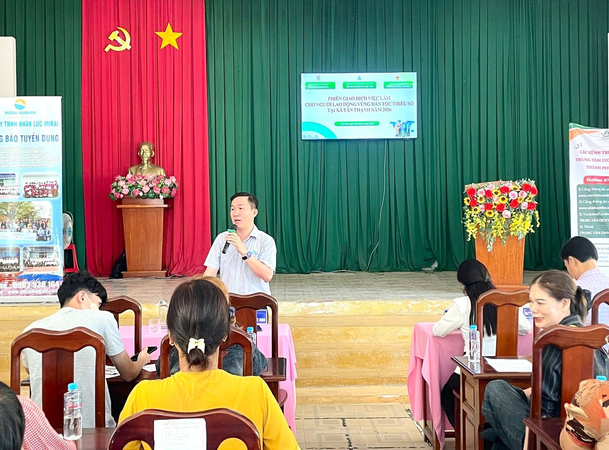 XÃ TÂN THẠNH TỔ CHỨC PHIÊN GIAO DỊCH VIỆC LÀM, KẾT NỐI CƠ HỘI VIỆC LÀM CHO NGƯỜI LAO ĐỘNG