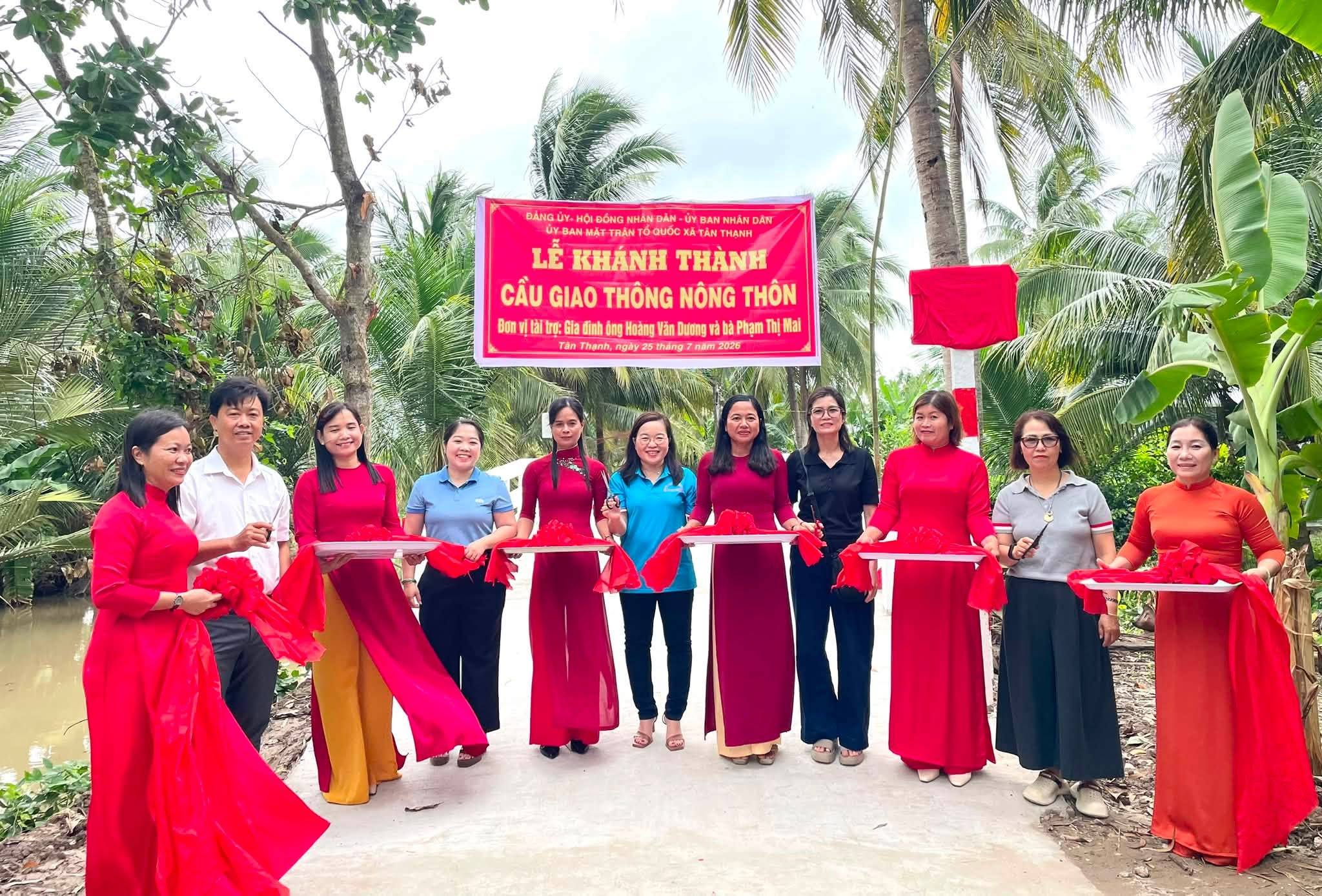 Xã Tân Thạnh khánh thành cầu giao thông nông thôn Sáu Chanh tại ấp Cái Đường