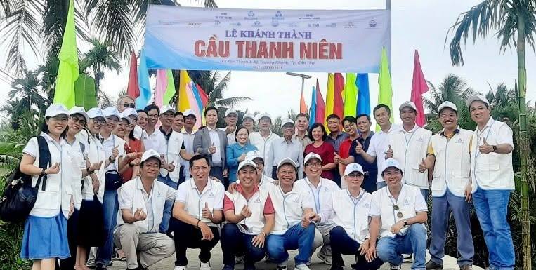 XÃ TÂN THẠNH VÀ XÃ TRƯỜNG KHÁNH KHÁNH THÀNH CẦU THANH NIÊN NỐI LIỀN HAI ĐỊA PHƯƠNG