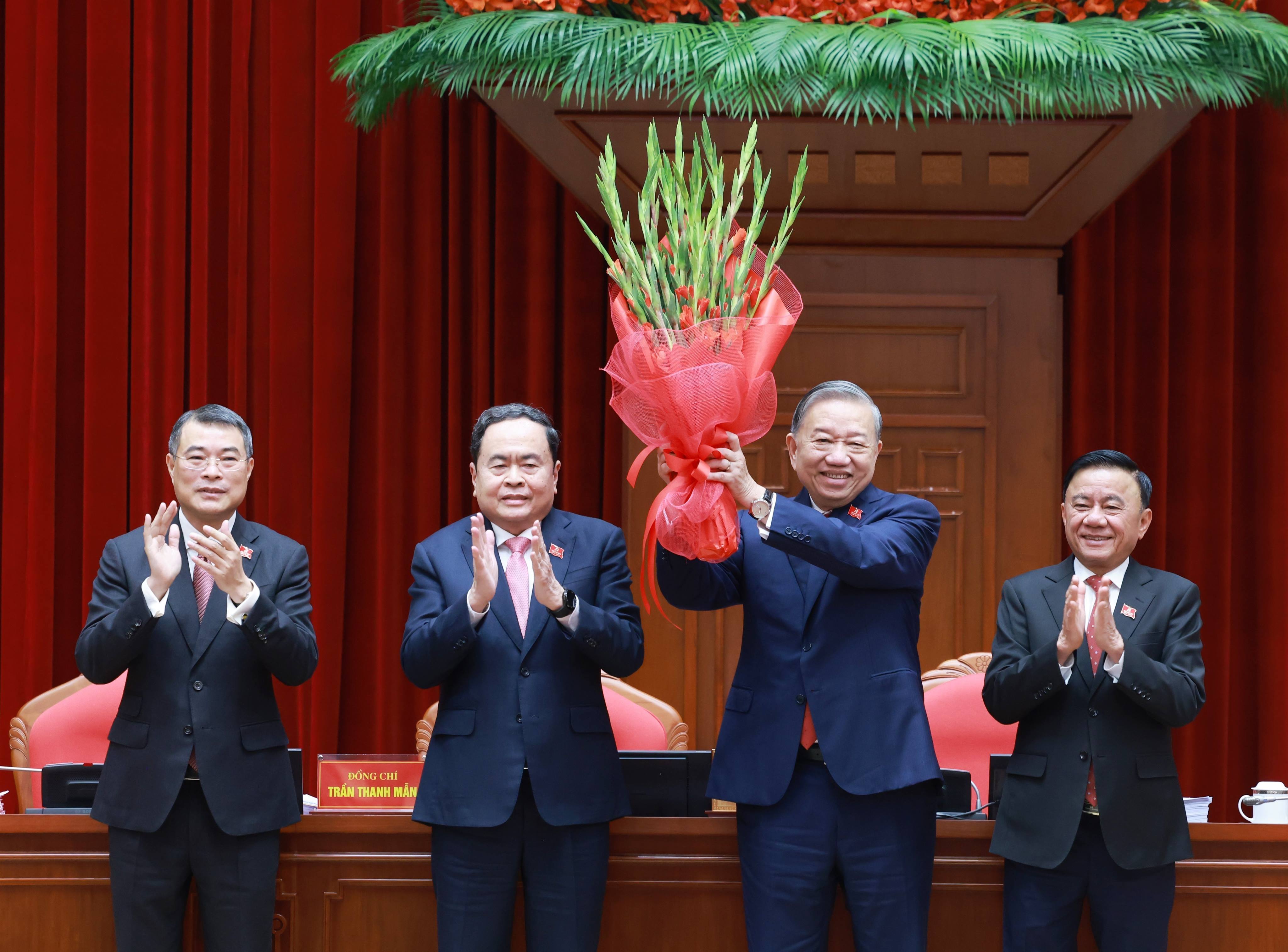 Tiến lên! Toàn thắng ắt về ta!