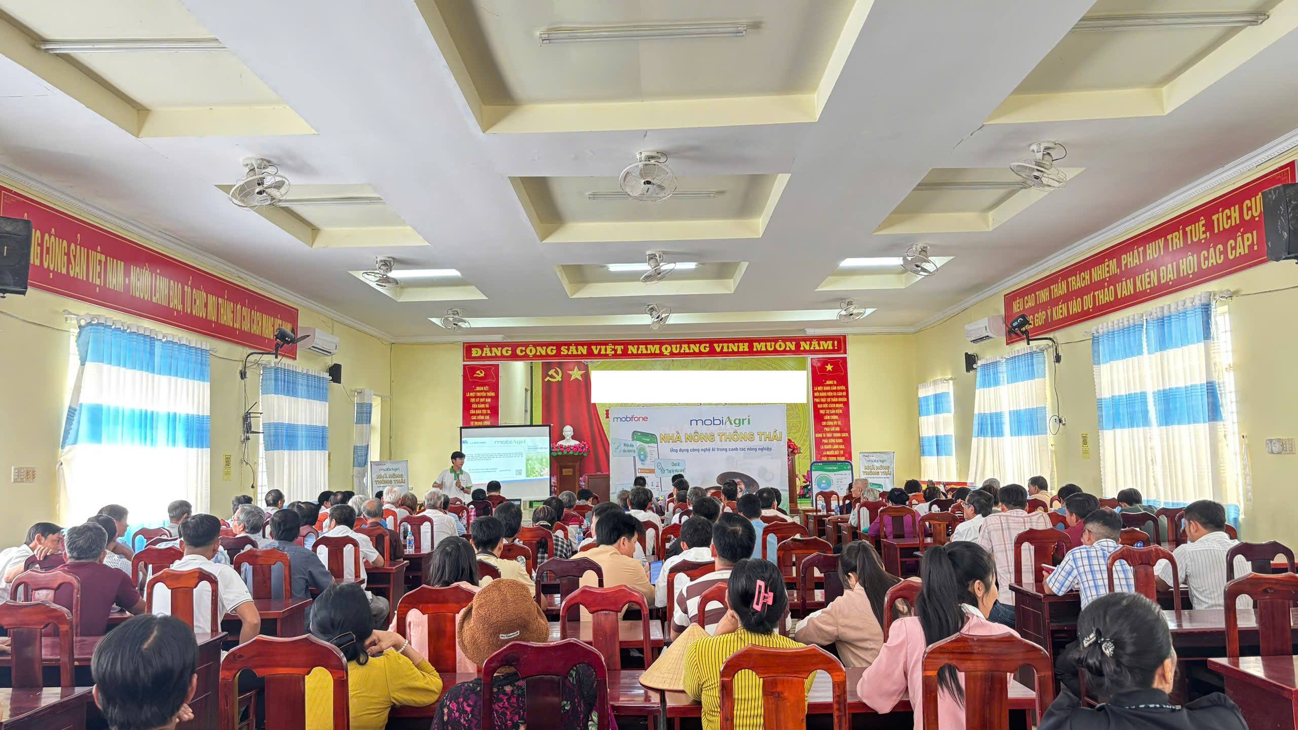 Đại Hải triển khai chương trình Chuyển đổi số cộng đồng nông dân với chủ đề “MobiAgri – Nhà nông Thông thái”.