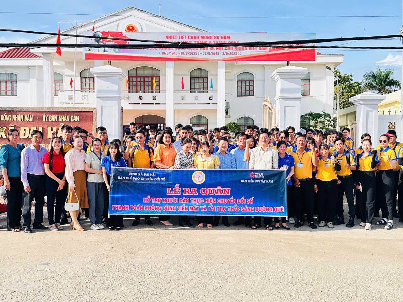 Đại Hải tổ chức Lễ phát động Chương trình mở tài khoản ngân hàng miễn phí, tặng bảo hiểm PVI và tài trợ “Thắp sáng đường quê” trên địa bàn xã